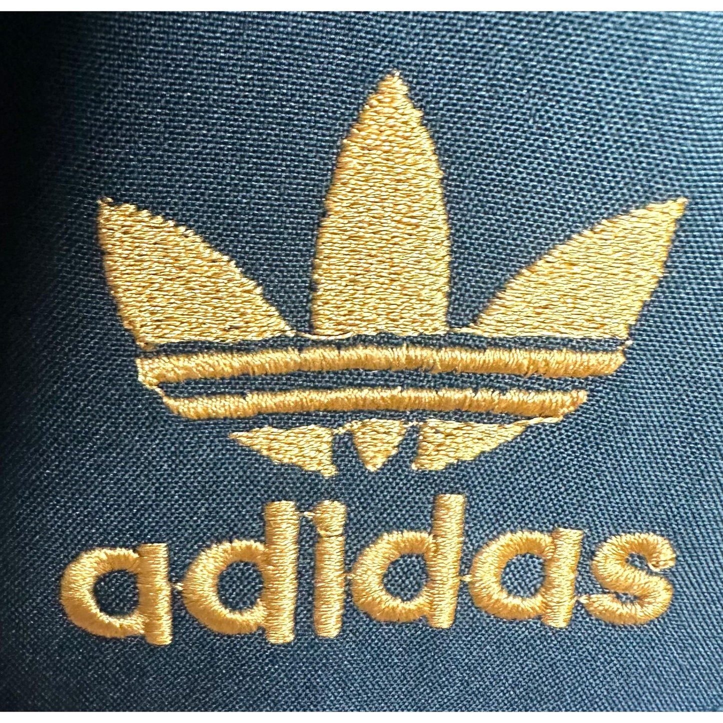 Adidas Luxe Heritage Windbreaker – Water-Repellent Black, White & Beige Edition
