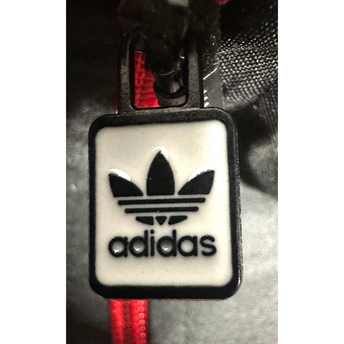 ADIDAS ORIGINALS BLACK WHITE RED WINDBREAKER JACKET FULL ZIP FULLY WATERPROOF.