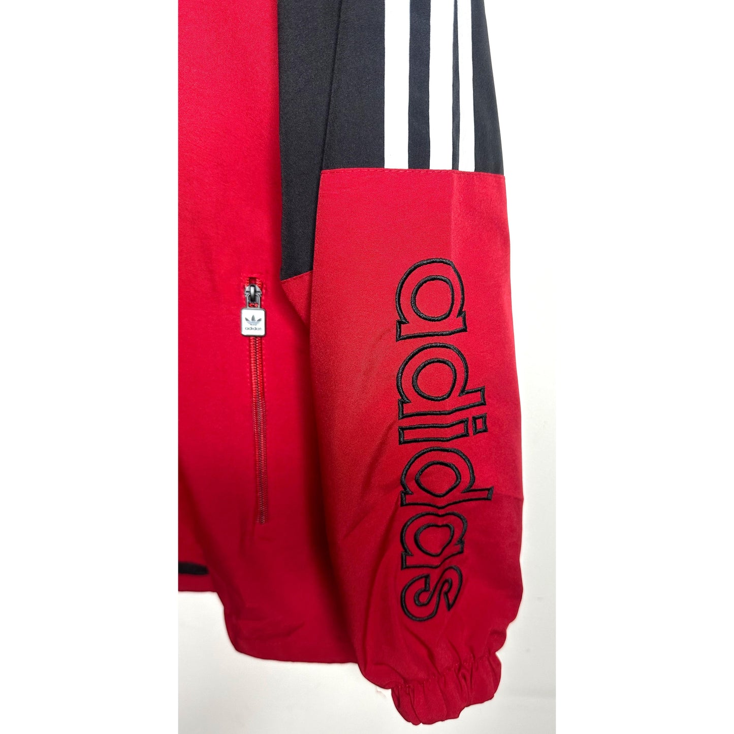 ADIDAS ORIGINALS BLACK WHITE RED WINDBREAKER JACKET FULL ZIP FULLY WATERPROOF.