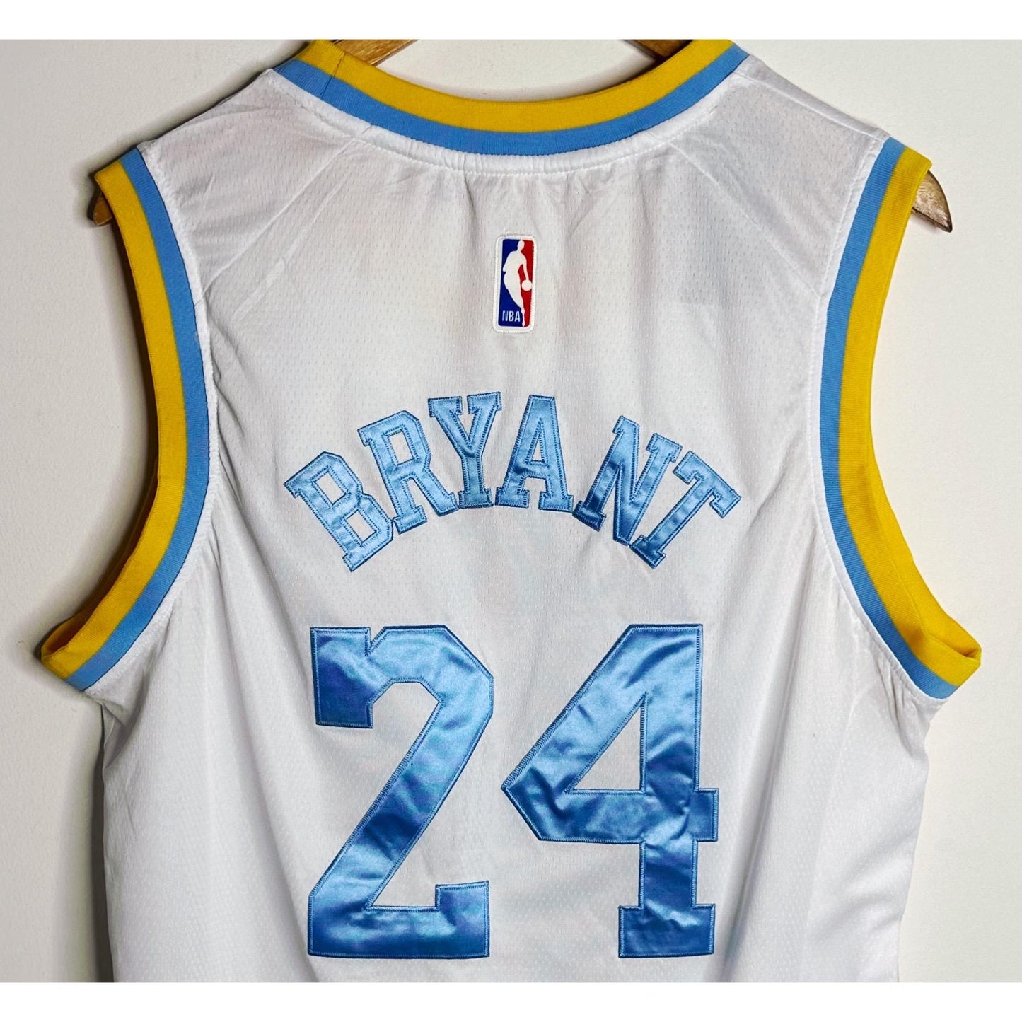 NIKE BIBIGO WHITE SKY AND YELLOW LAKERS BRYANT NO 24 PREMIUM BASKETBALL JERSEY