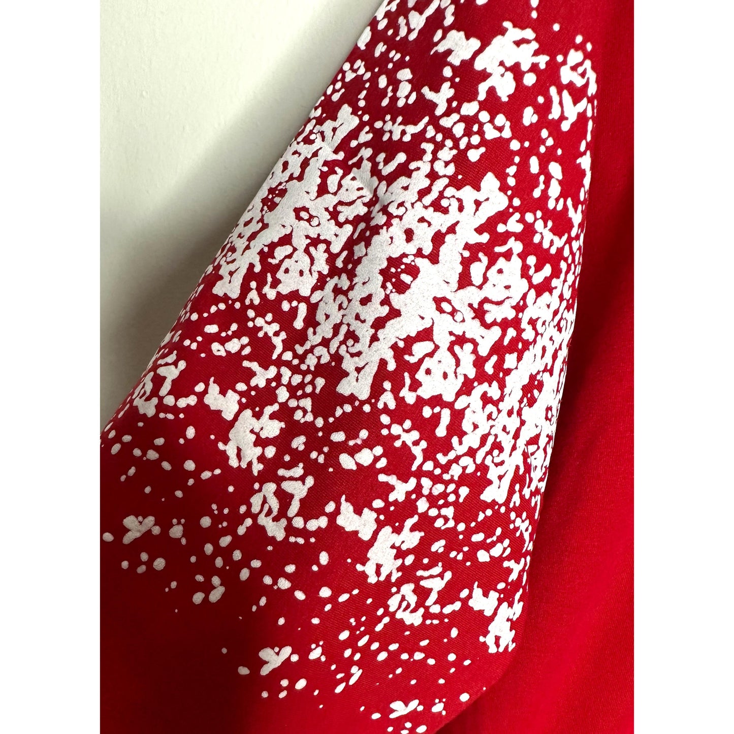 BALENCIAGA MEN’S PREMIUM COTTON T-SHIRT – RED MULTICOLOR PRINT | OVERSIZED STREETWEAR STYLE | CASUAL & LUXURY FASHION TEE