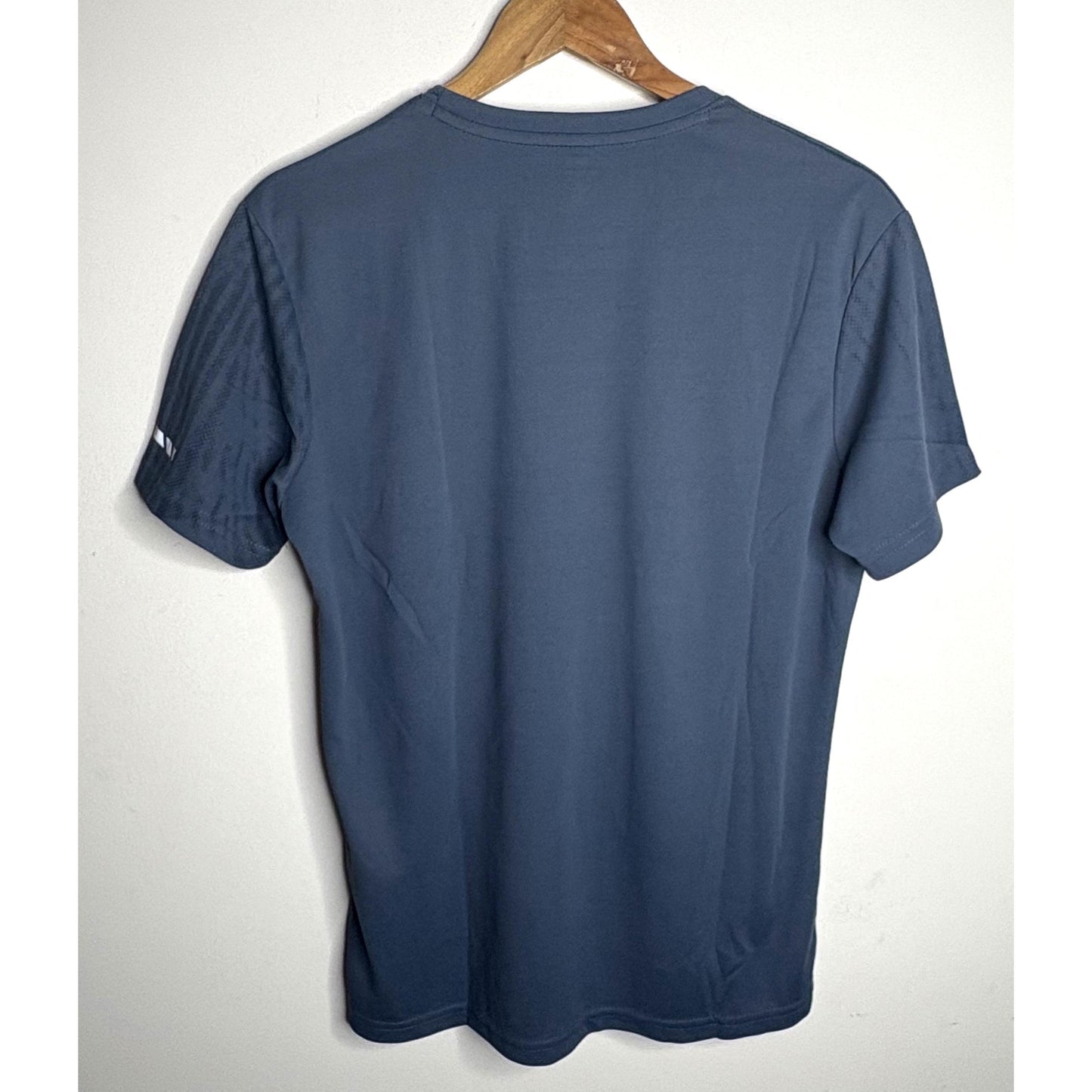 UNDER ARMOUR MEN'S ELITE PERFORMANCE TECH T-SHIRT | MEDIUM DARK BLUE GRAPHIC PRINT | SHORT SLEEVE, MOISTURE-WICKING, QUICK-DRY | TRAINING & RUNNING