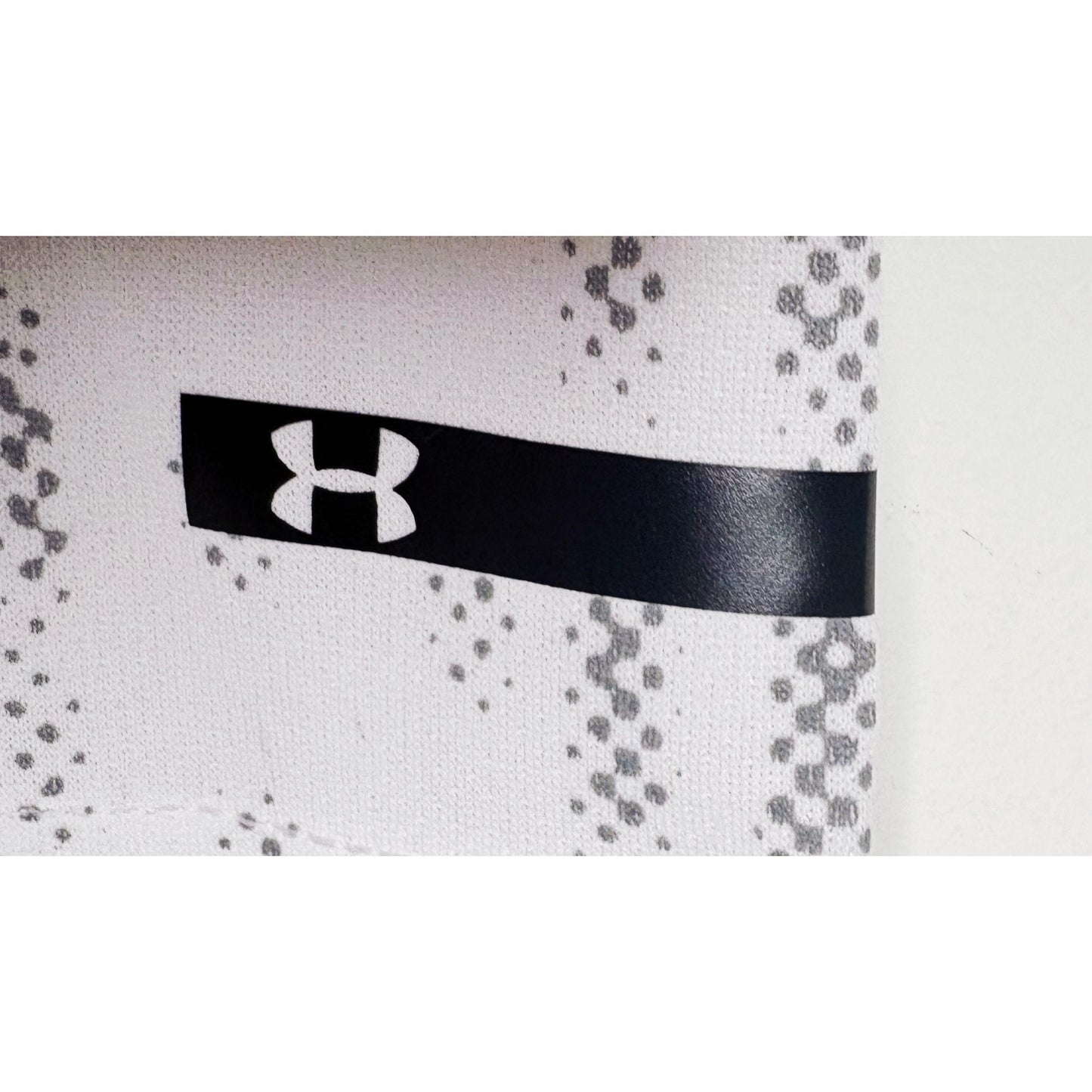 UNDER ARMOUR MEN'S ELITE PERFORMANCE TECH T-SHIRT | WHITE GRAPHIC PRINT | SHORT SLEEVE, MOISTURE-WICKING, QUICK-DRY | TRAINING & RUNNING
