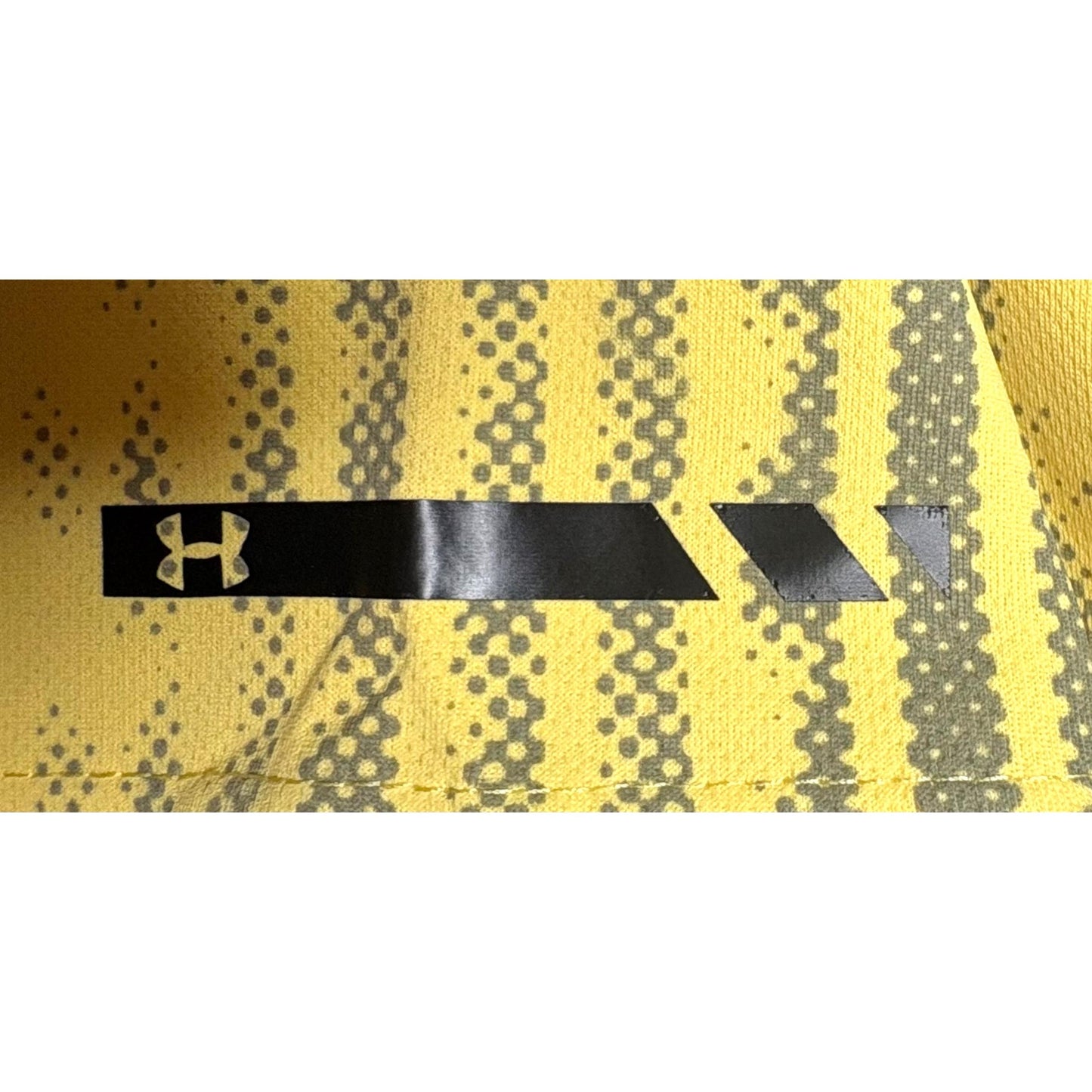 UNDER ARMOUR MEN'S ELITE PERFORMANCE TECH T-SHIRT | YELLOW GRAPHIC PRINT | SHORT SLEEVE, MOISTURE-WICKING, QUICK-DRY | TRAINING & RUNNING