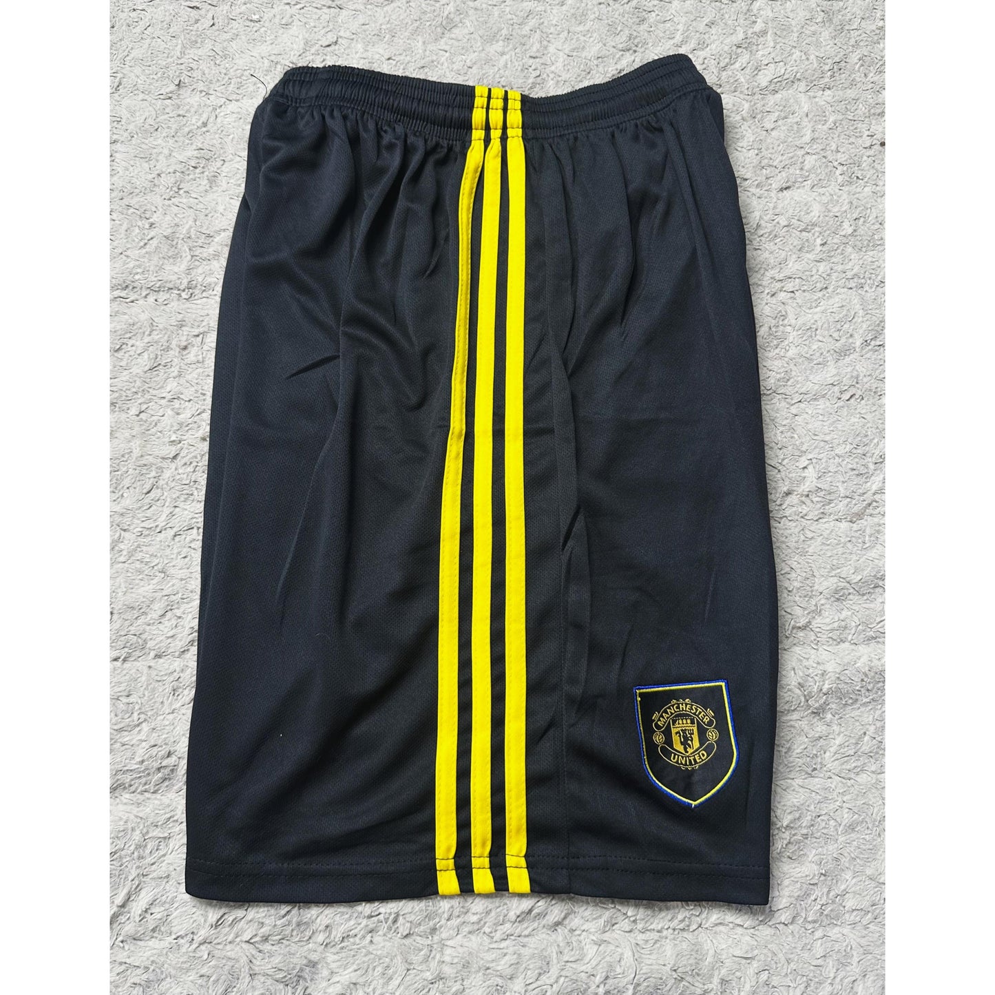 ADIDAS MANCHESTER CITY 26/26 FOOTBALL JERSEY KIT | BLACK & YELLOW