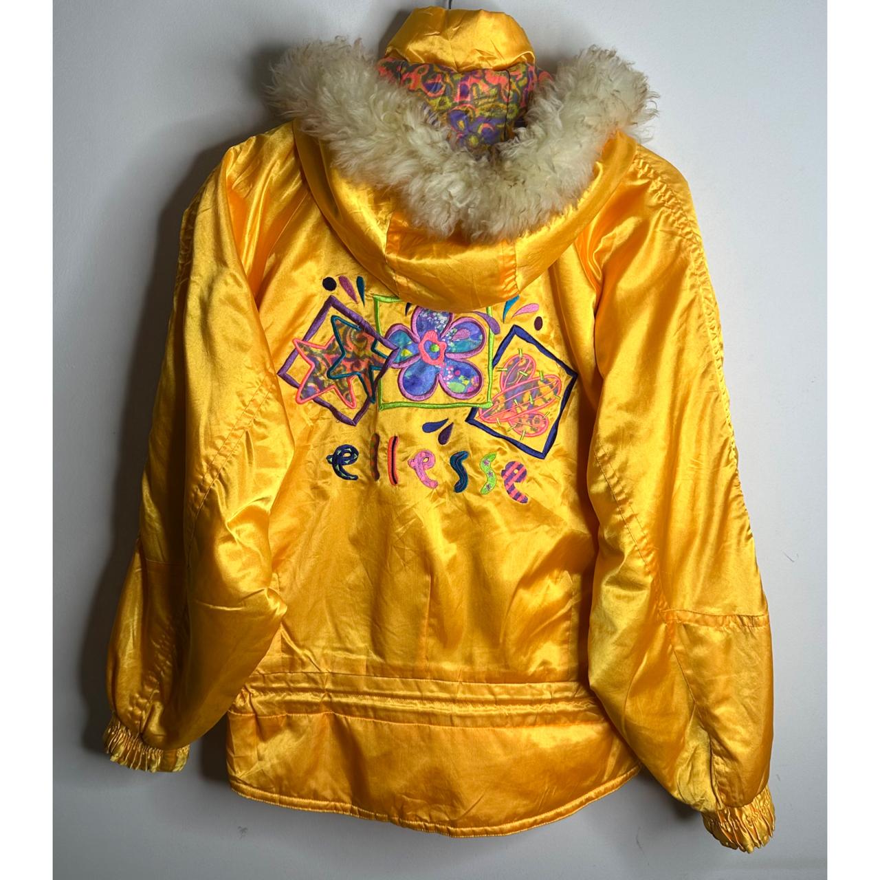 90s Ellesse Multi-Pocket Bright Yellow Ski Jacket with Faux Fur Hood and Graphic Embroidery