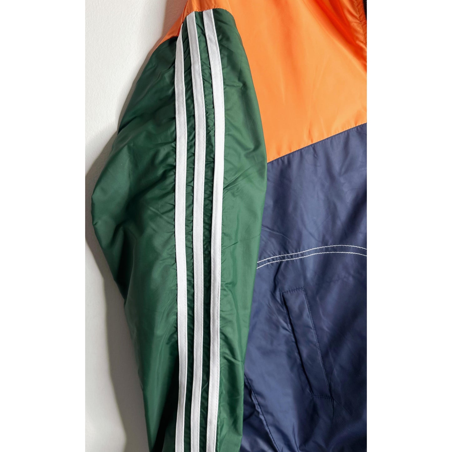 ADIDAS ORIGINALS BB LIGHTWEIGHT WINDBREAKER – BREATHABLE, WATER-RESISTANT JACKET FOR ACTIVE OUTDOOR WEAR JACKET