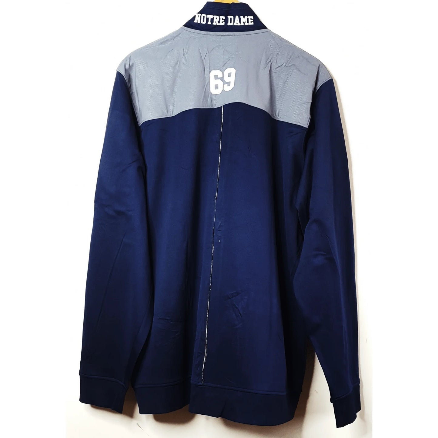 UNDERARMOUR NOTRE DAME SIZE: 2XL / 3XL JACKET