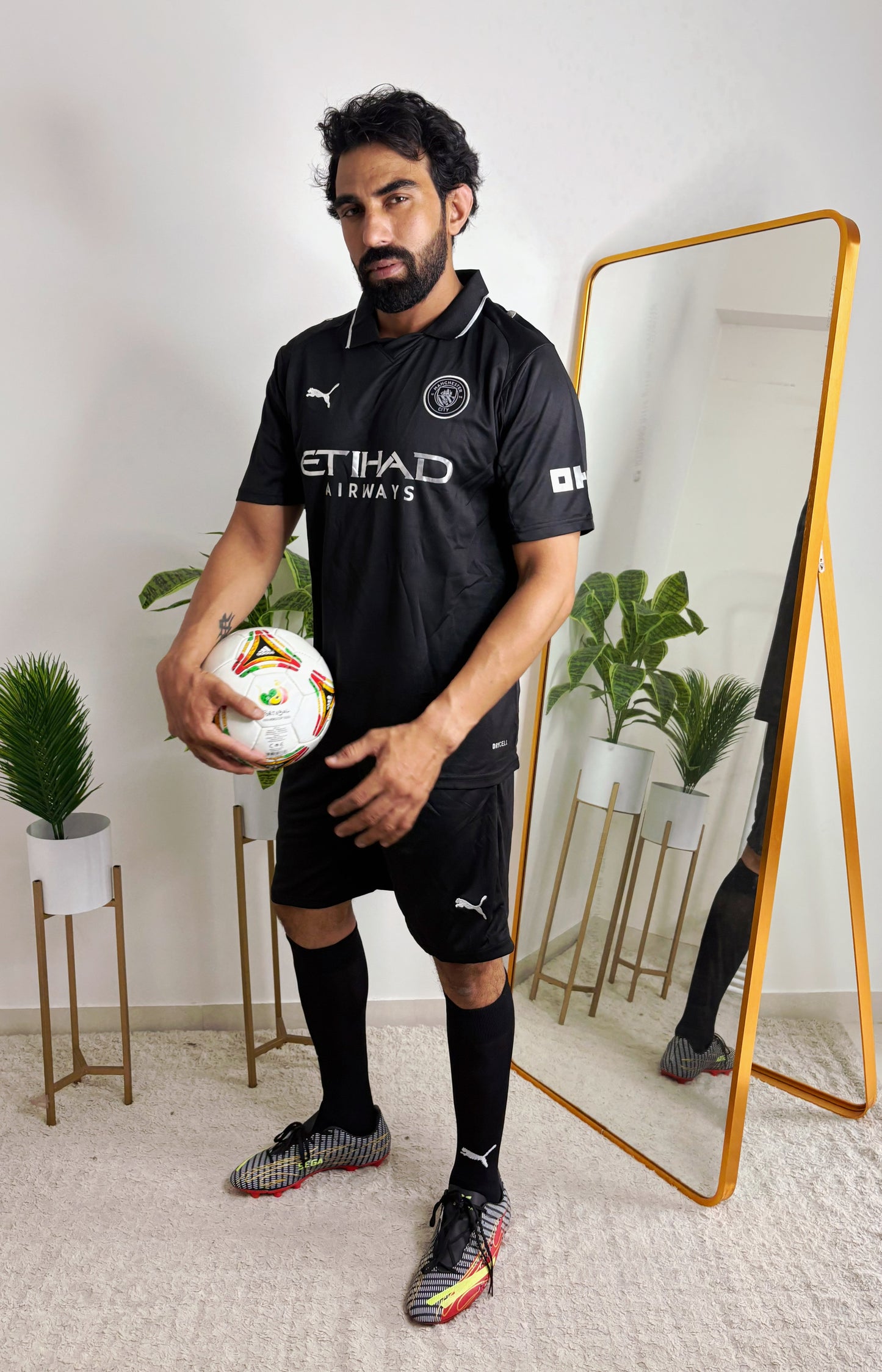 PUMA ETIHAD AIRWAYS DRYCELL LFP MANCHESTER CITY FOOTBALL JERSEY KIT |