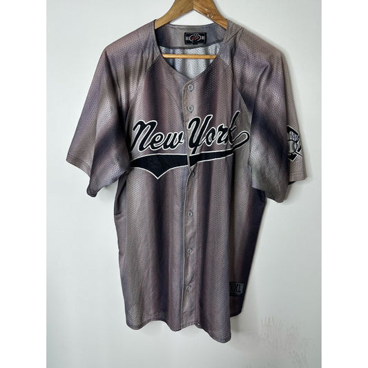GIII Sports New York Script Graphic Button-Up Jersey with Baseball Patch XL