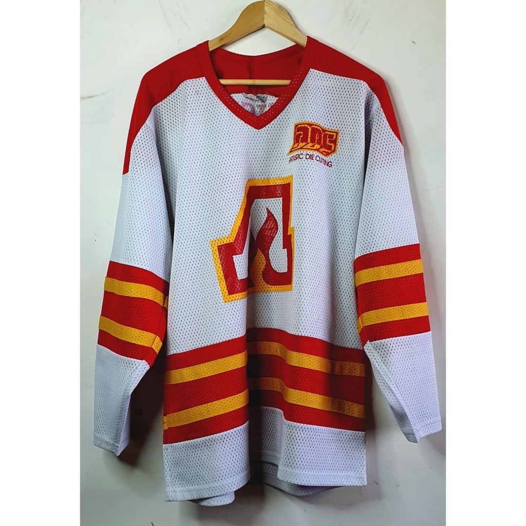 RED WHITE FLAMES JERSEY SIZE L ICE HOCKEY JERSEY