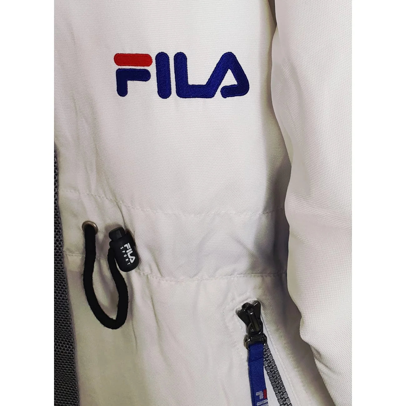 WHITE HEAVYDUTY FILA SIZE: M / L JACKET