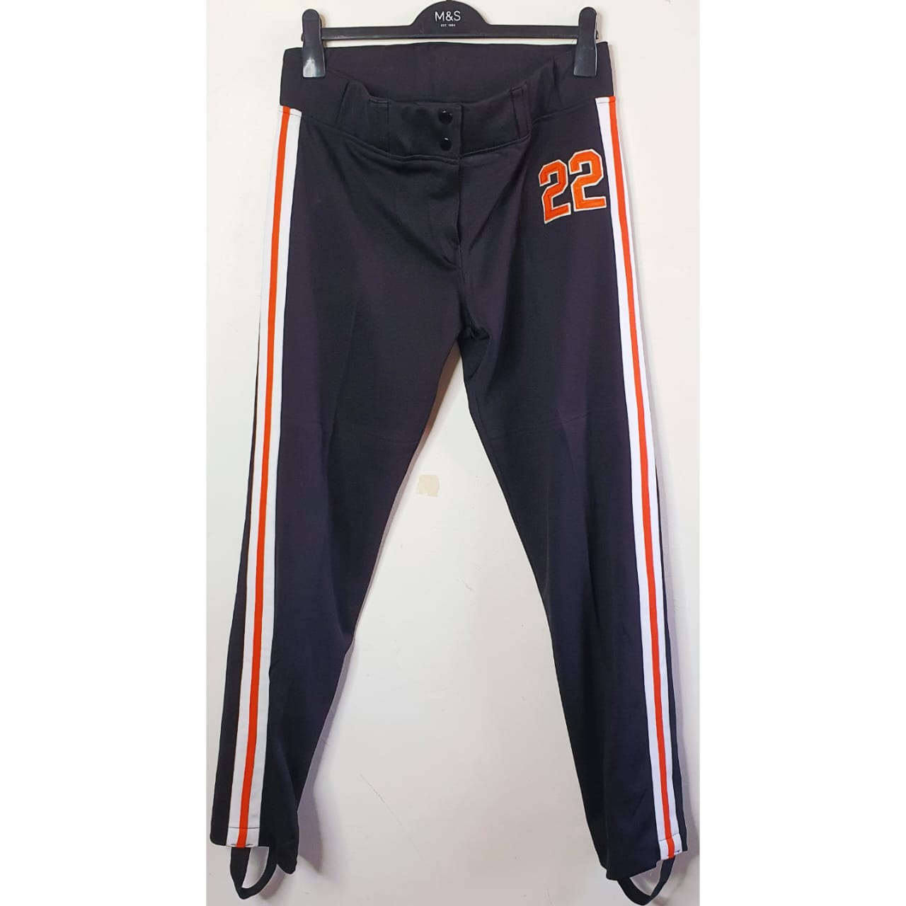 22 BLACK TRACK PANT