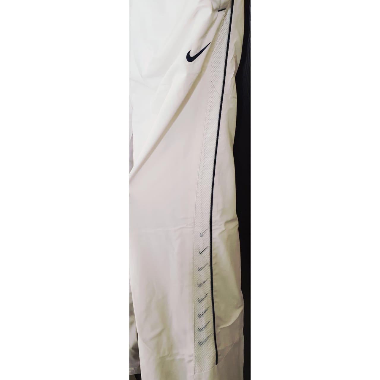 NIKE WHITE TRACK PANT