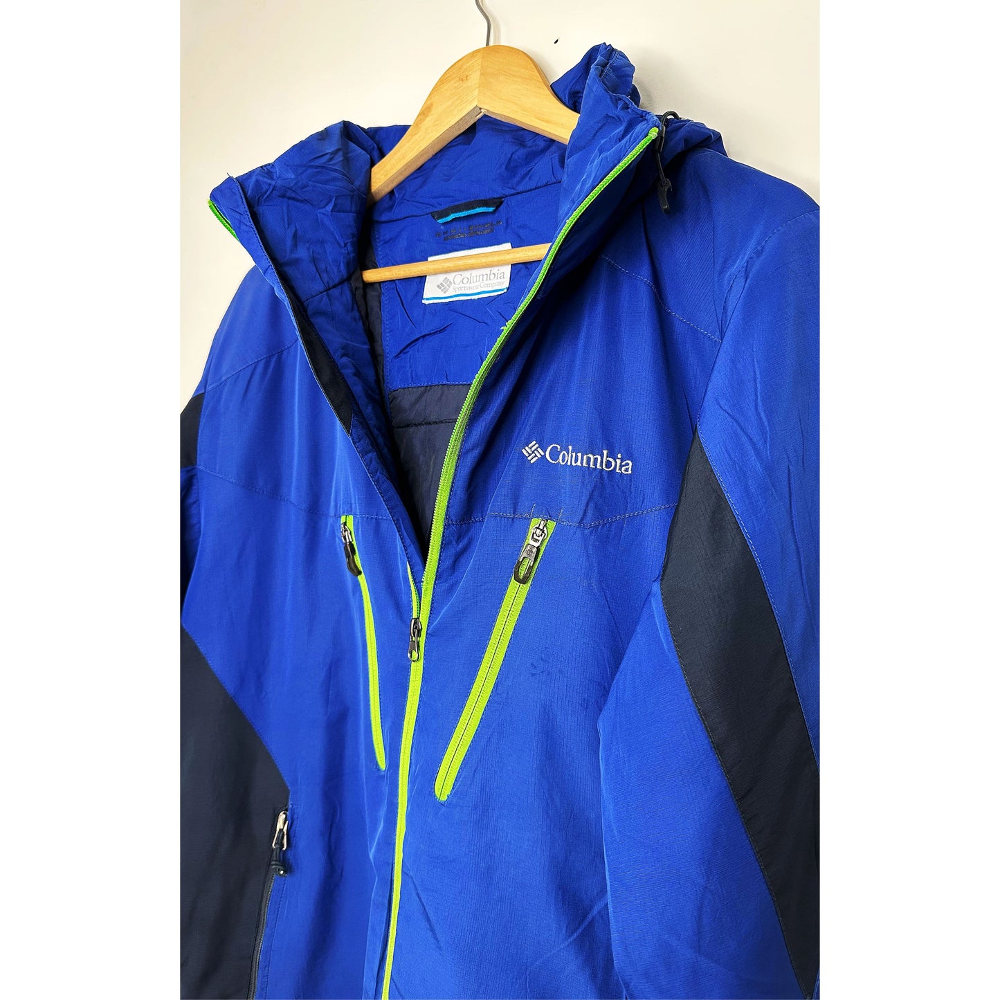 COLUMBIA SPORTSWEAR COMPANY SIZE XL JACKET