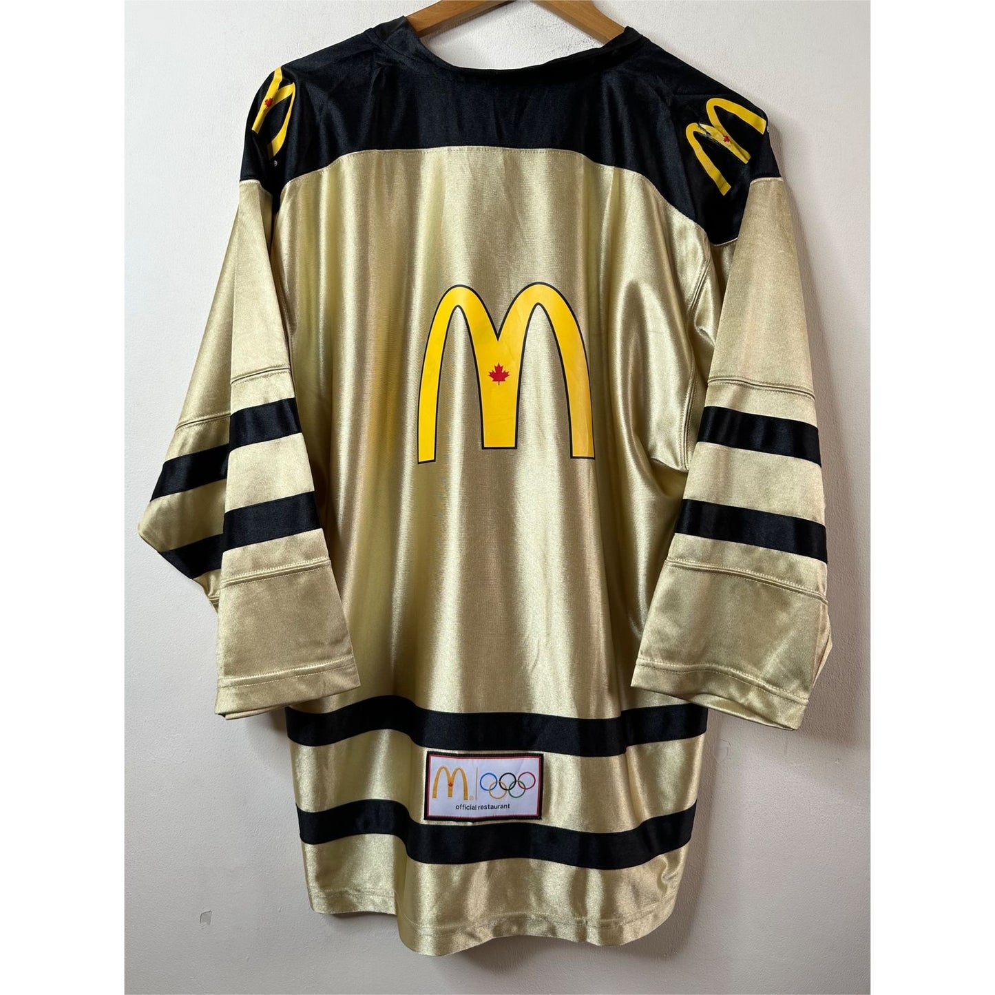 MACDONALDS CANADA ATOMC SIZE XL ICE HOCKEY JERSEY