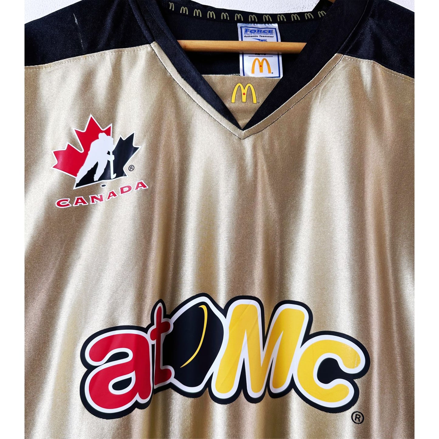 MACDONALDS CANADA ATOMC SIZE XL ICE HOCKEY JERSEY