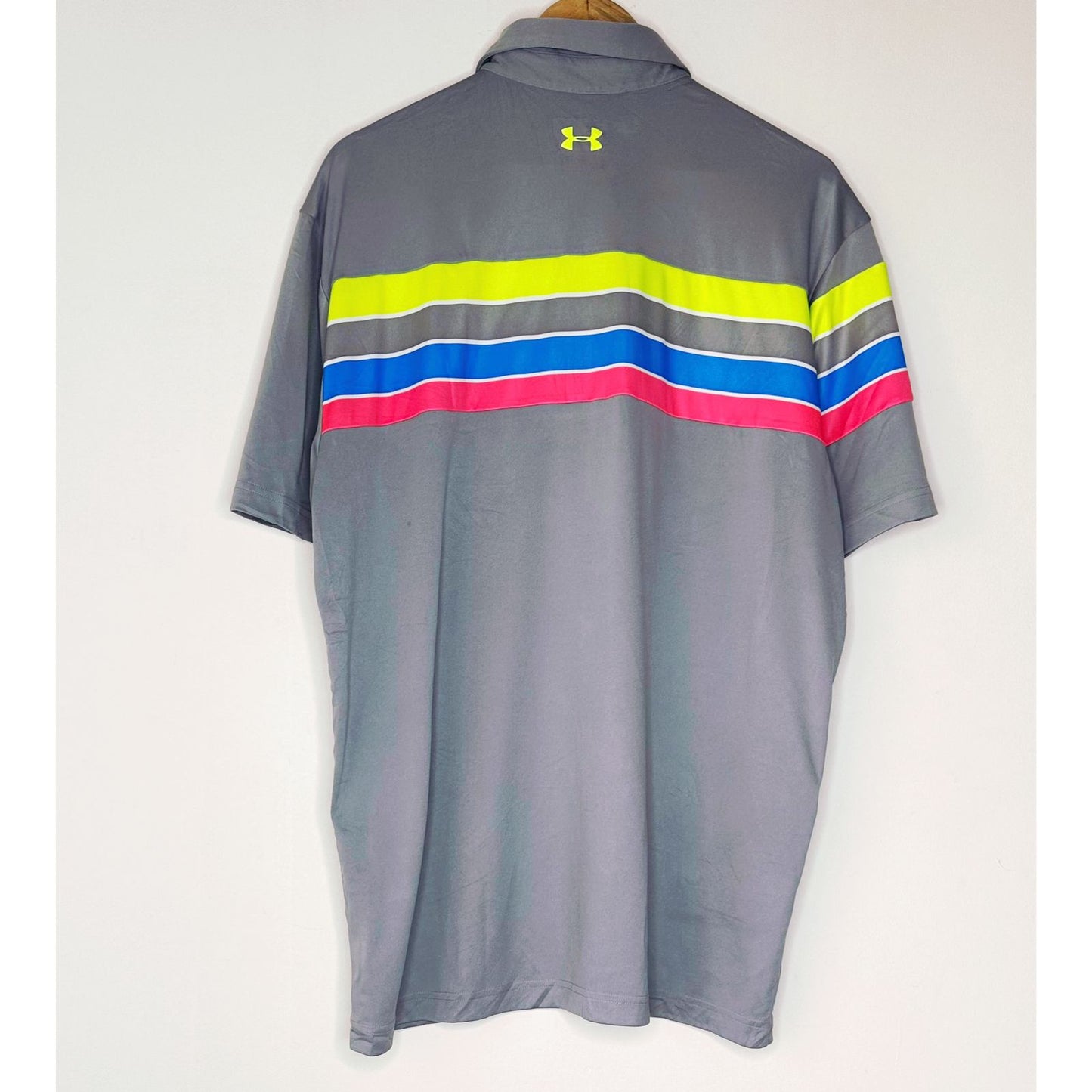 COUPE LACHE SUELTO UNDER ARMOUR SIZE-2XL Premium Polo tees