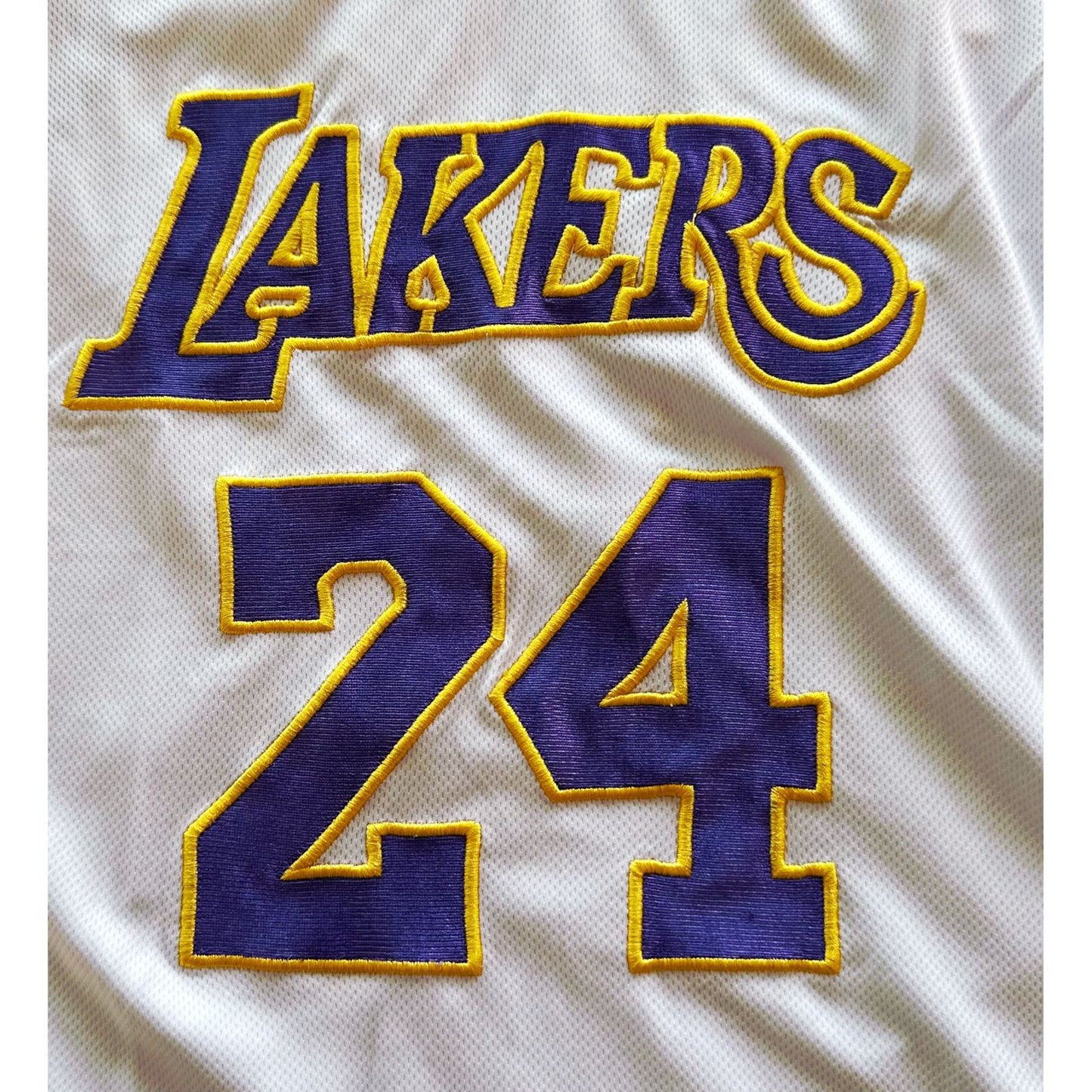 LAKERS NO 24 SIZE M BASKETBALL JERSEYS