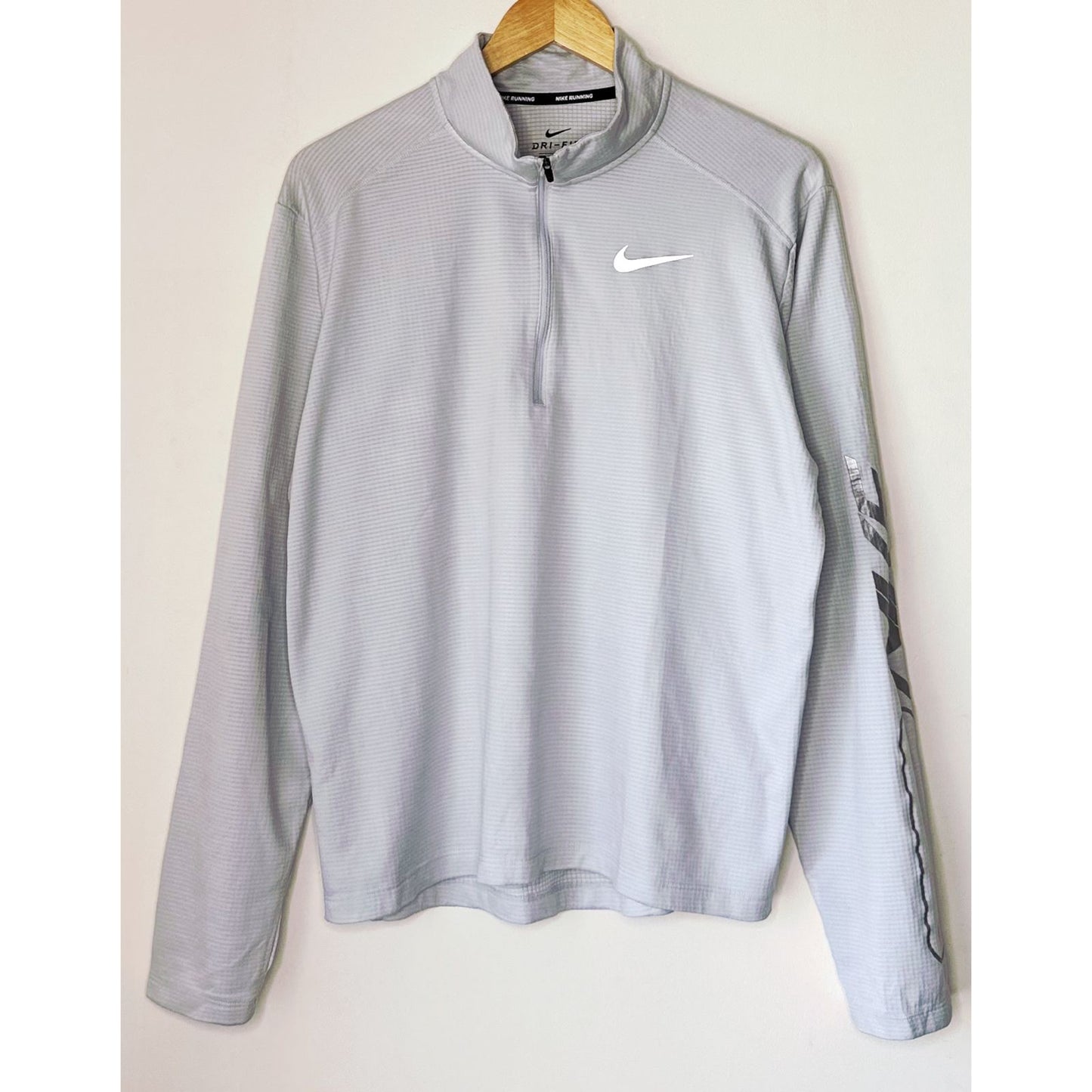 NIKE RUNNING SIZE-L SPORTSWEAR JACKET