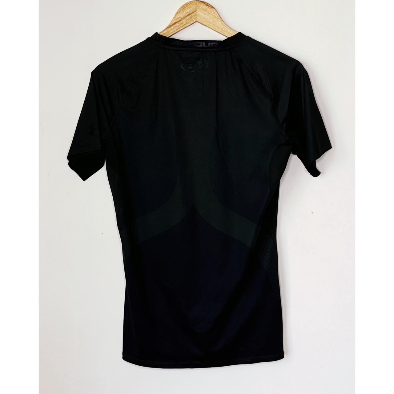 UNDER ARMOUR BLACK SIZE- XL DRY-FIT TEES