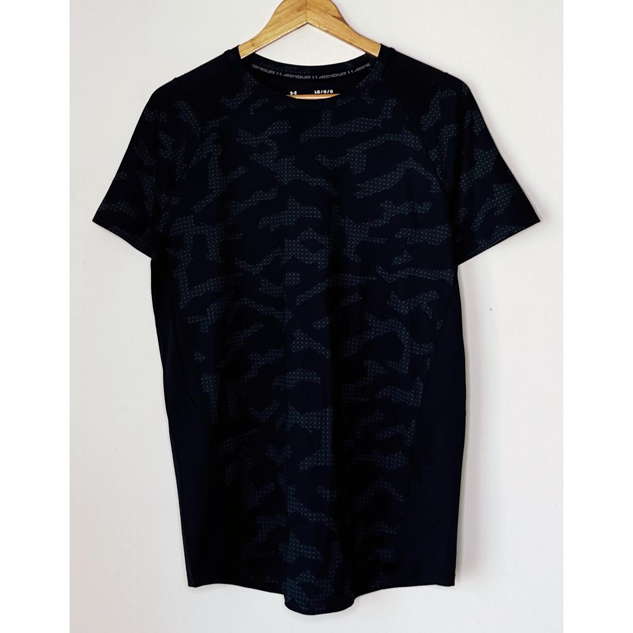 UNDER ARMOUR BLACK SIZE- L DRY-FIT TEES