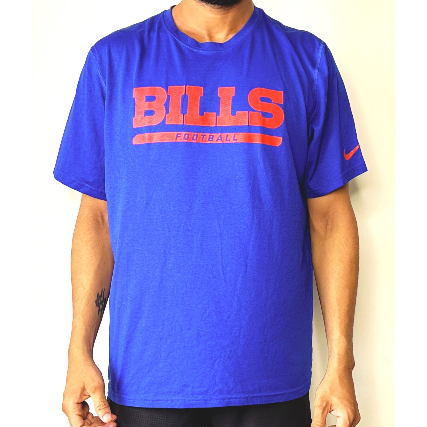 NIKE BILLS FOOTBALL SIZE-XL Premium Dri-fits