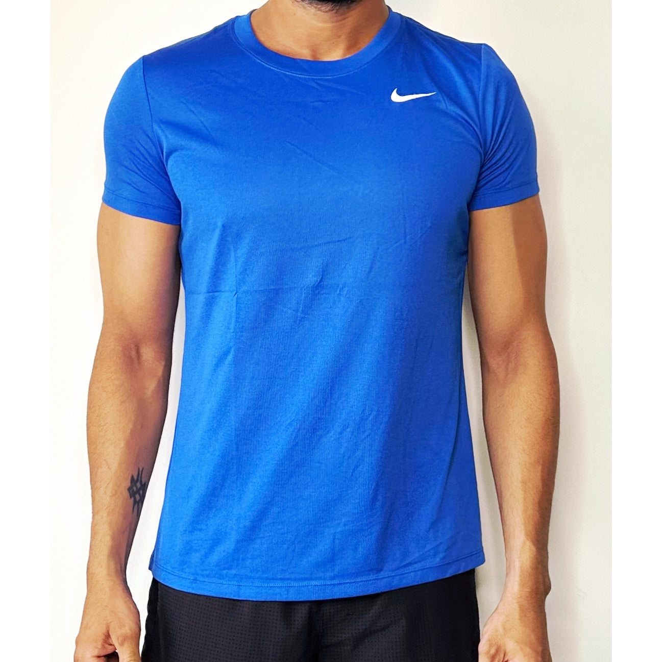 NIKE BLUE TEE SDIZE- L Premium Dri-fits