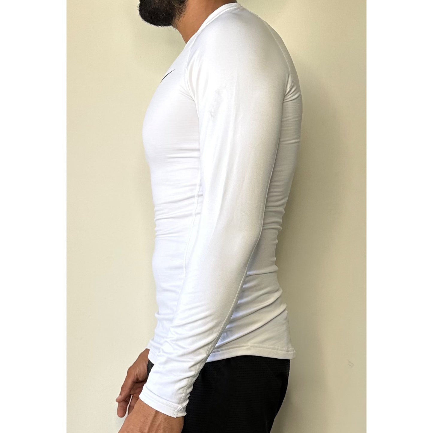 NIKE WHITE TEE SIZE-M Premium Dri-fits