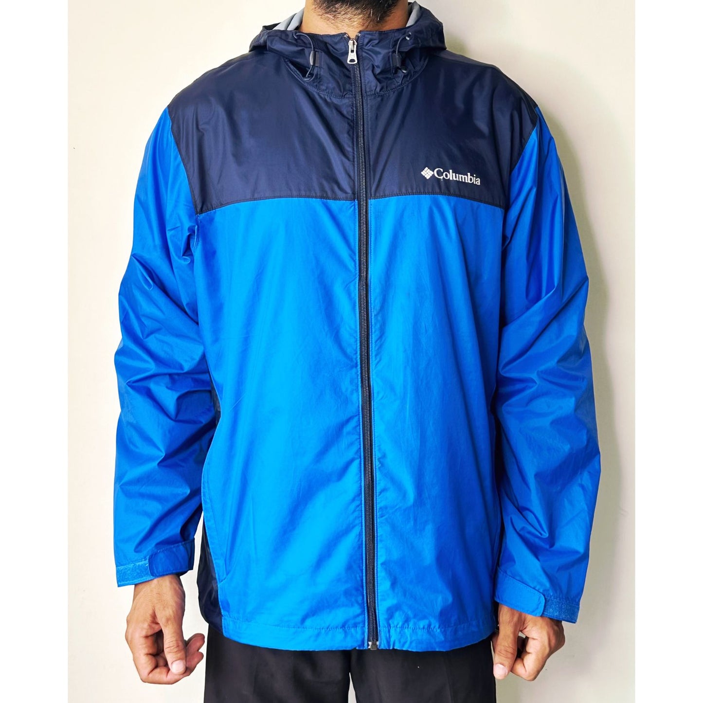 COLUMBIA BLUE WINDBREAKER SIZE L PREMIUM JACKET