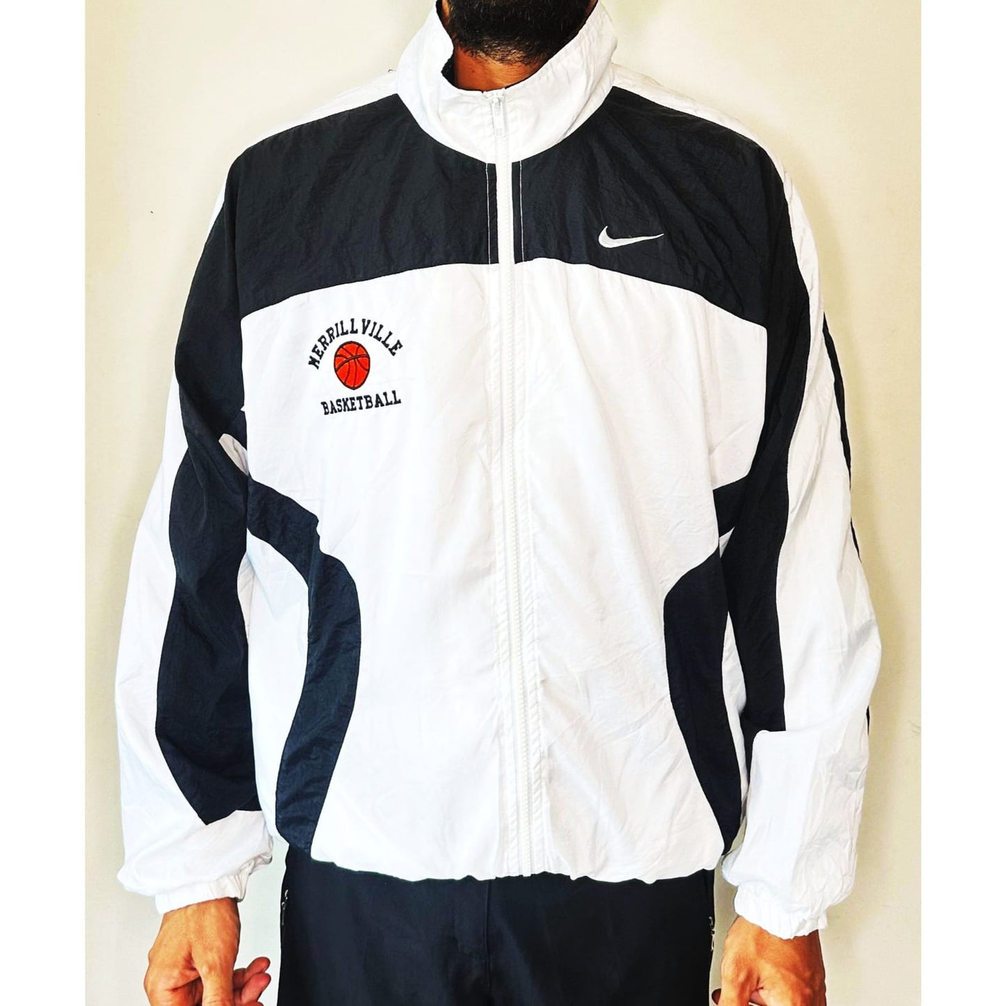 NIKE NERRILL VILLE BASKETBALL SIZE- XL WINDBREAKER JACKETS