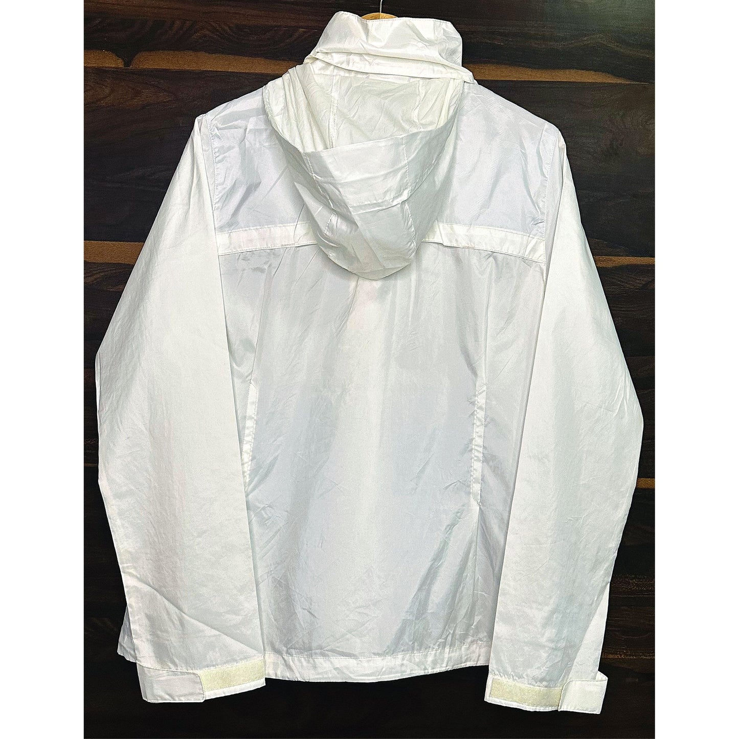 COLUMBIA WHITE SIZE- L WINDBREAKER JACKETS