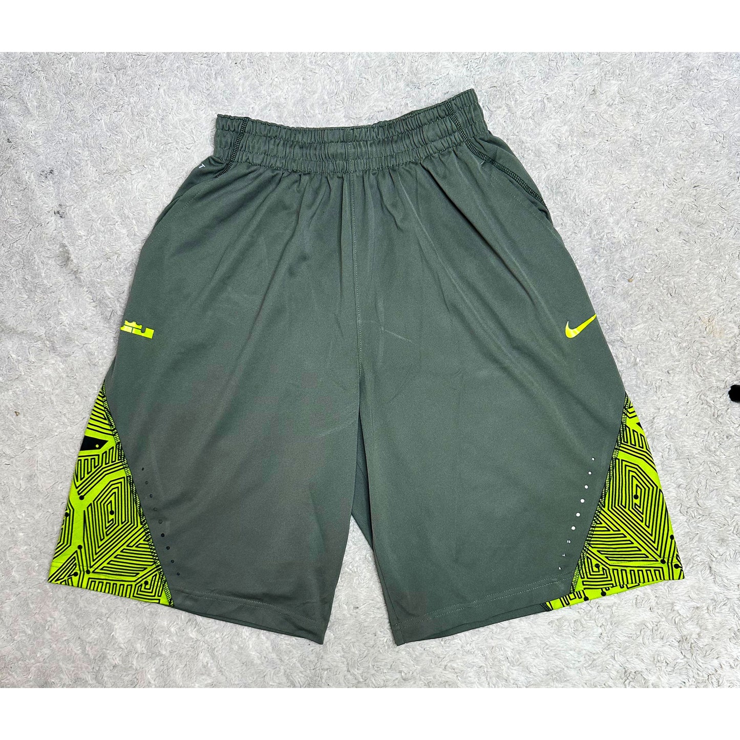 NIKE GREEN SIZE-M SHORTS TRACKS & SHORTS