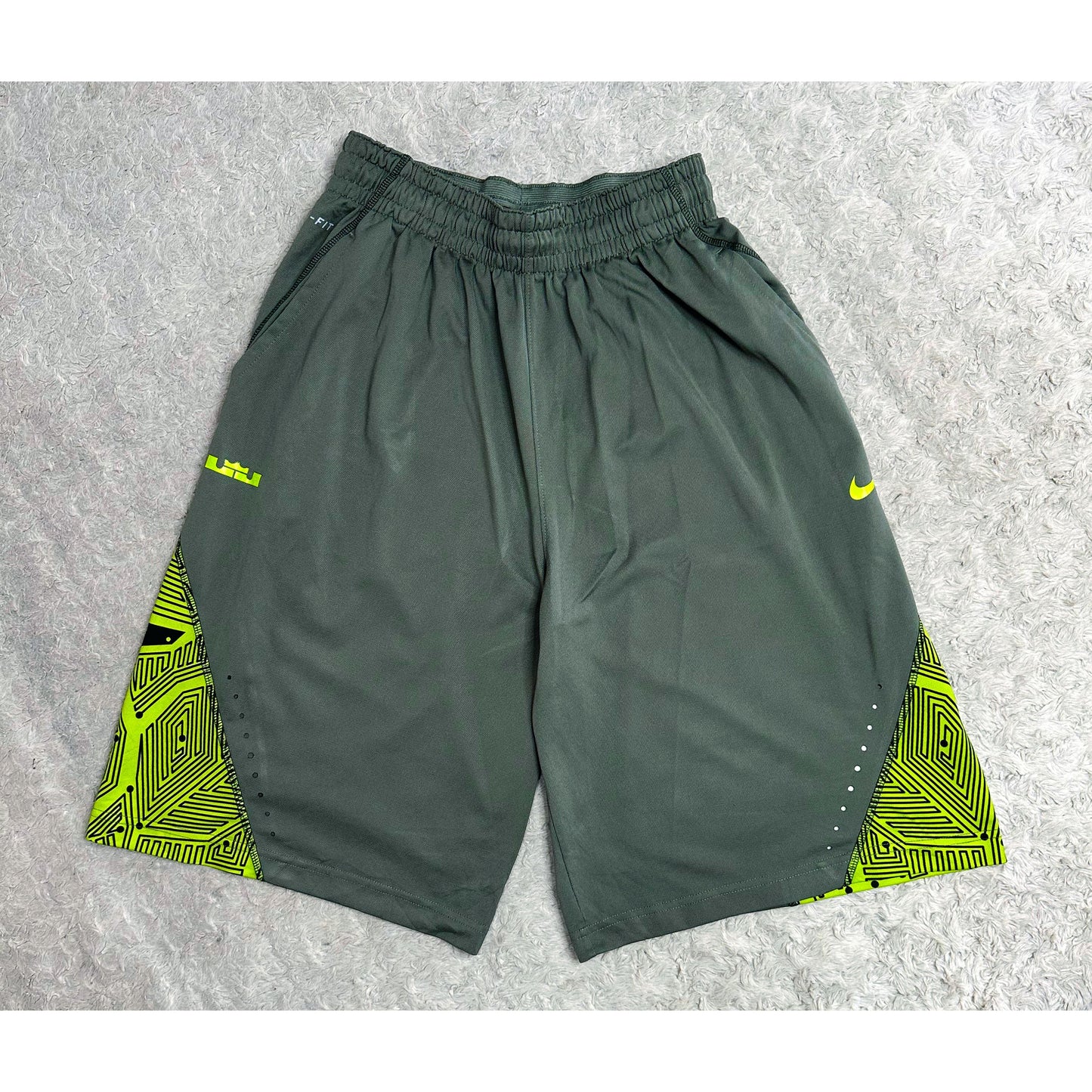 NIKE GREEN SIZE-M SHORTS TRACKS & SHORTS