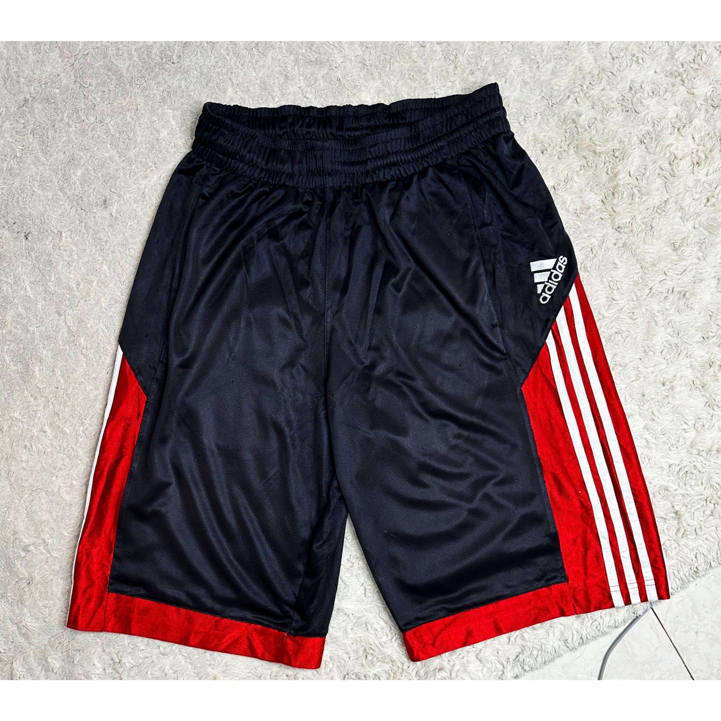 ADIDAS BLACK & RED SIZE-L SHORTS