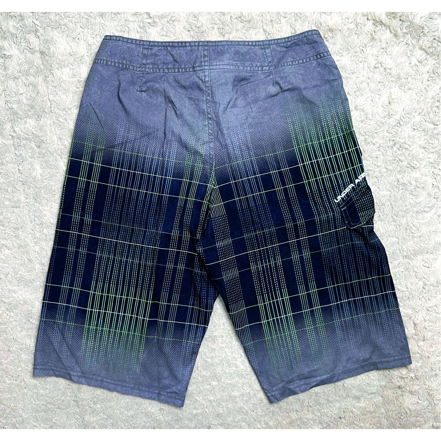 UNDER ARMOUR DARK BLUE SIZE-L SHORTS