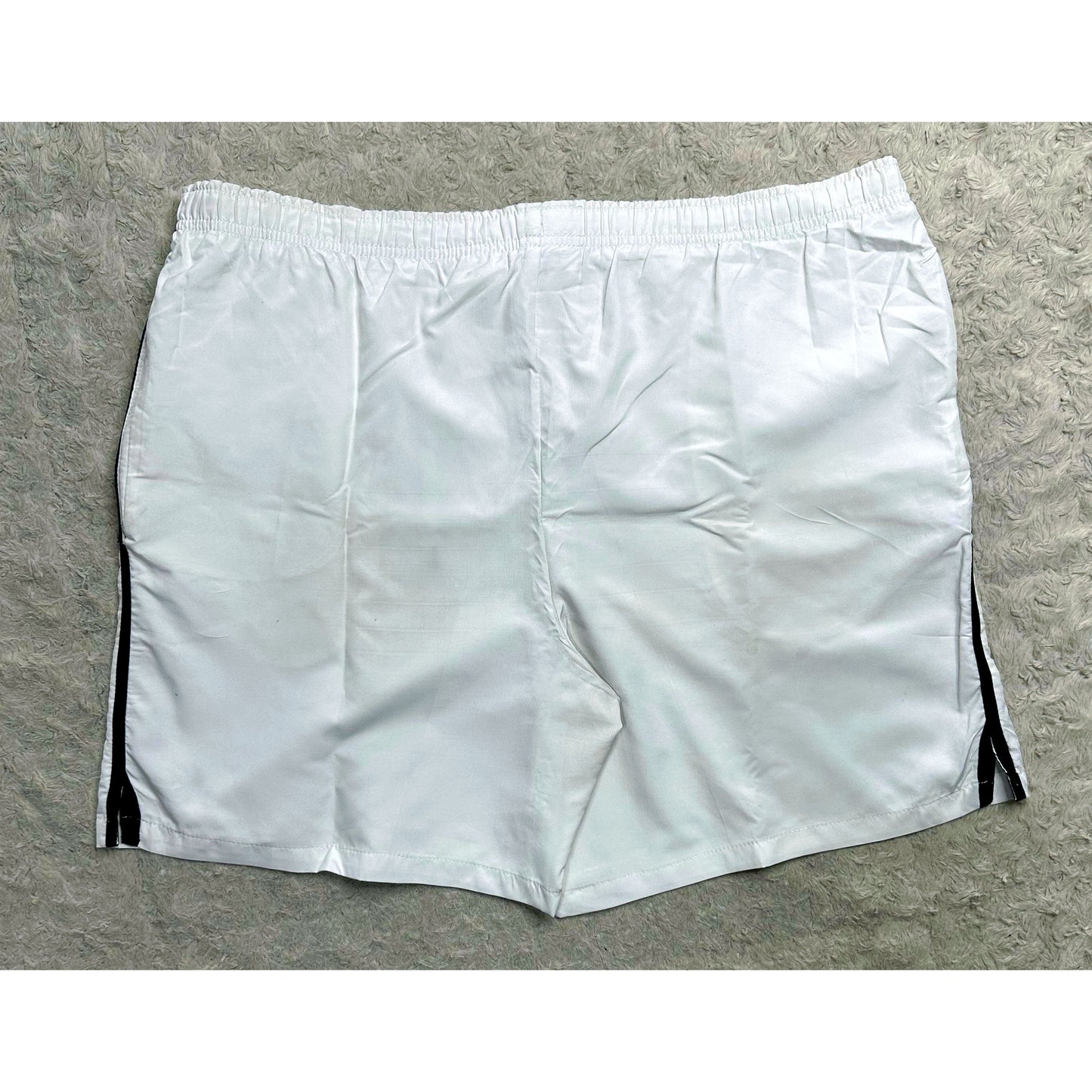 NIKE DRI-FIT WHITE SIZE-XL SHORTS