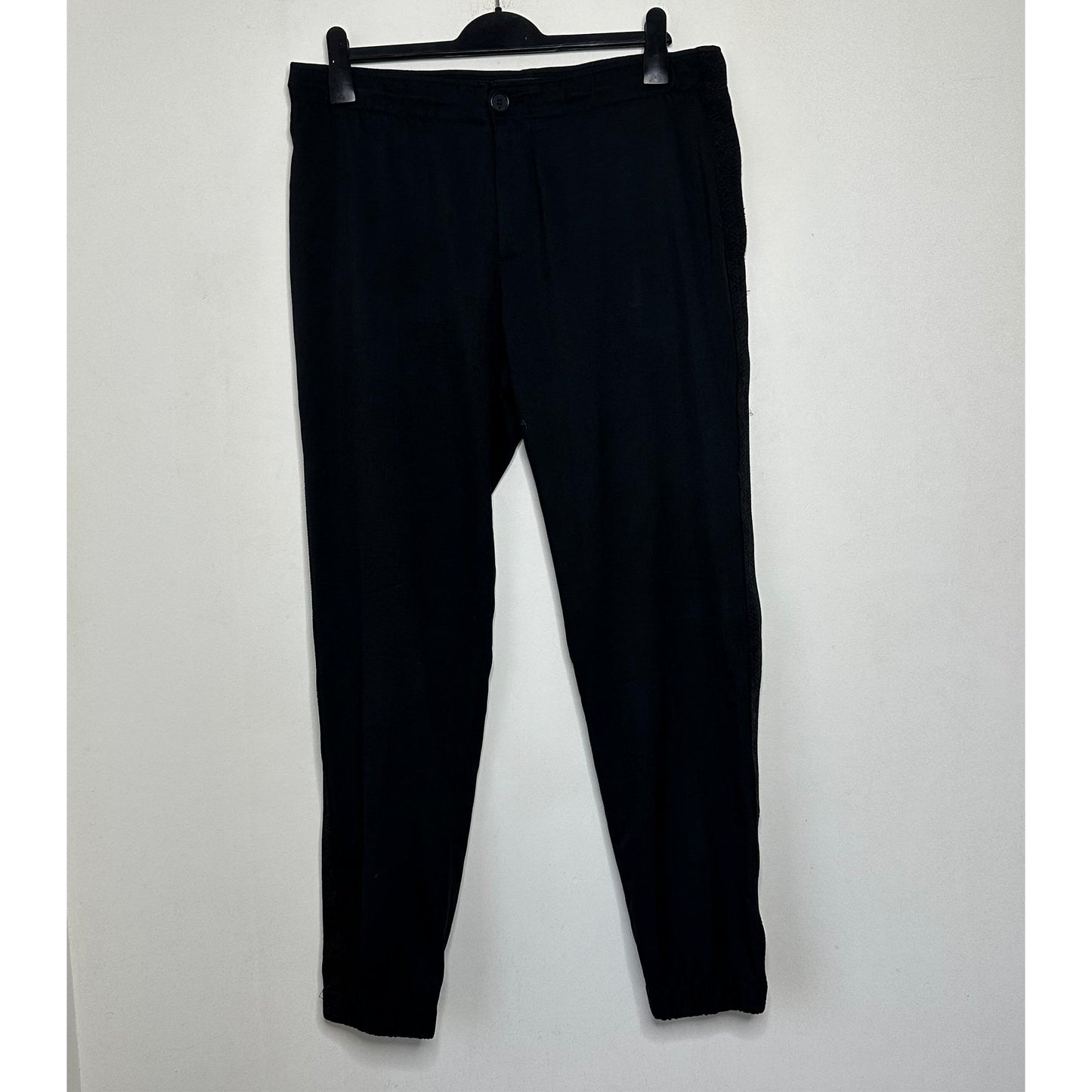 BLACK SIZE-XL TRACKS PANTS