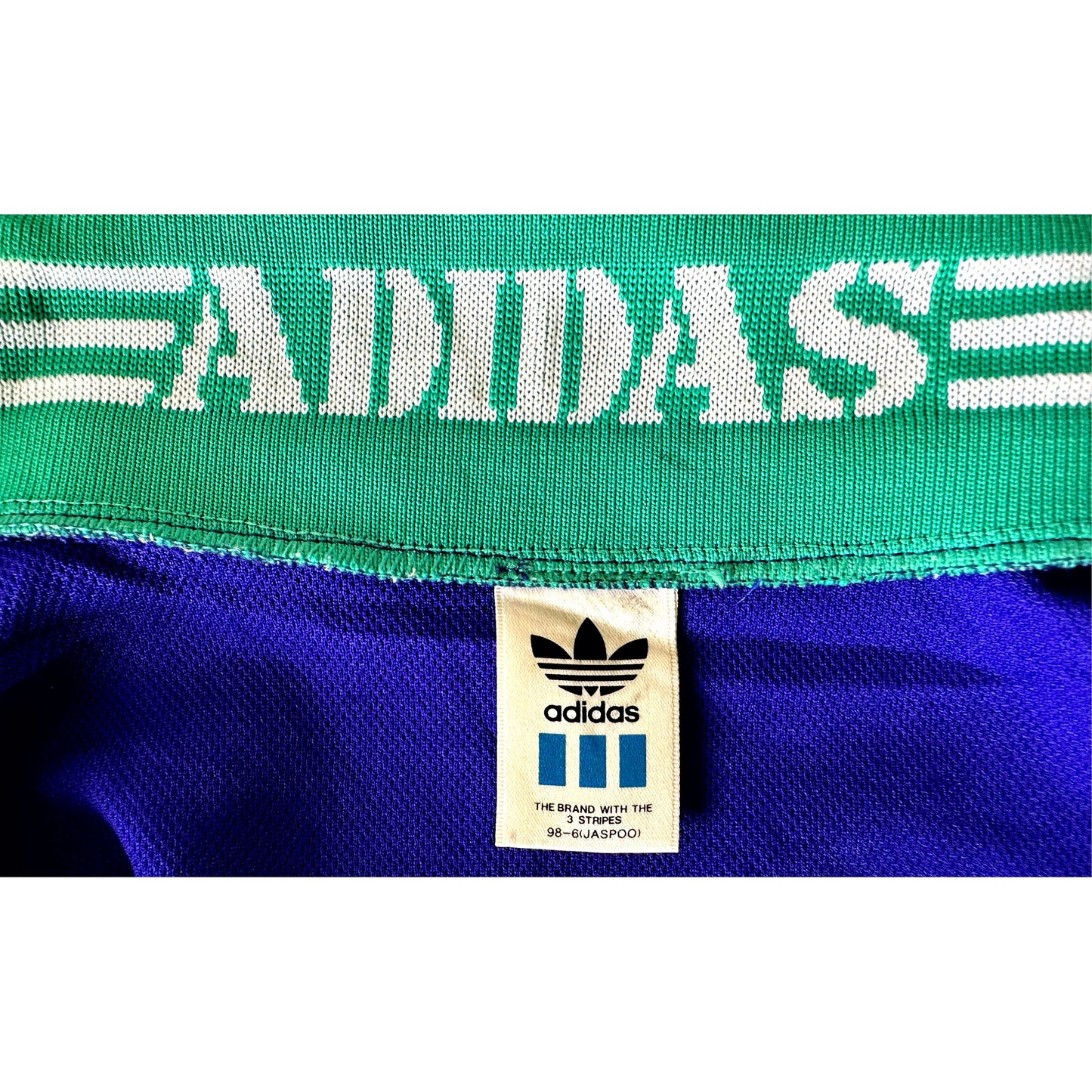 LIMITED EDITION ADIDAS BLUE SIZE- M SPORTSWEAR JACKET