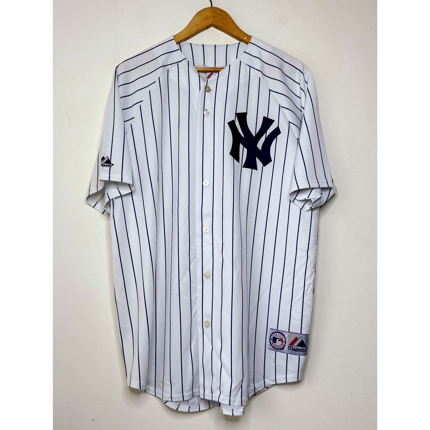 MAJESTIC WHITE SIZE-XL BASEBALL JERSEYS