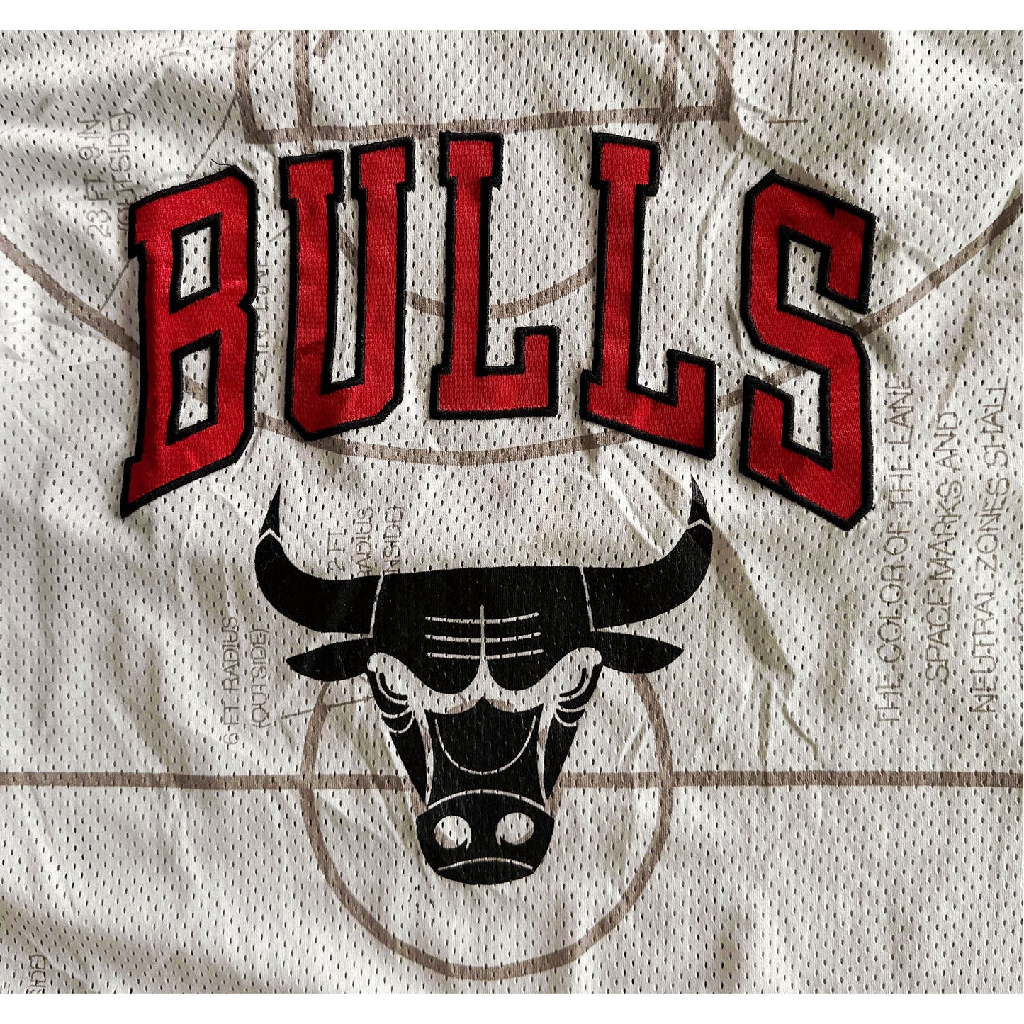 BULLS WHITE SIZE-  XL BASKETBALL JERSEYS