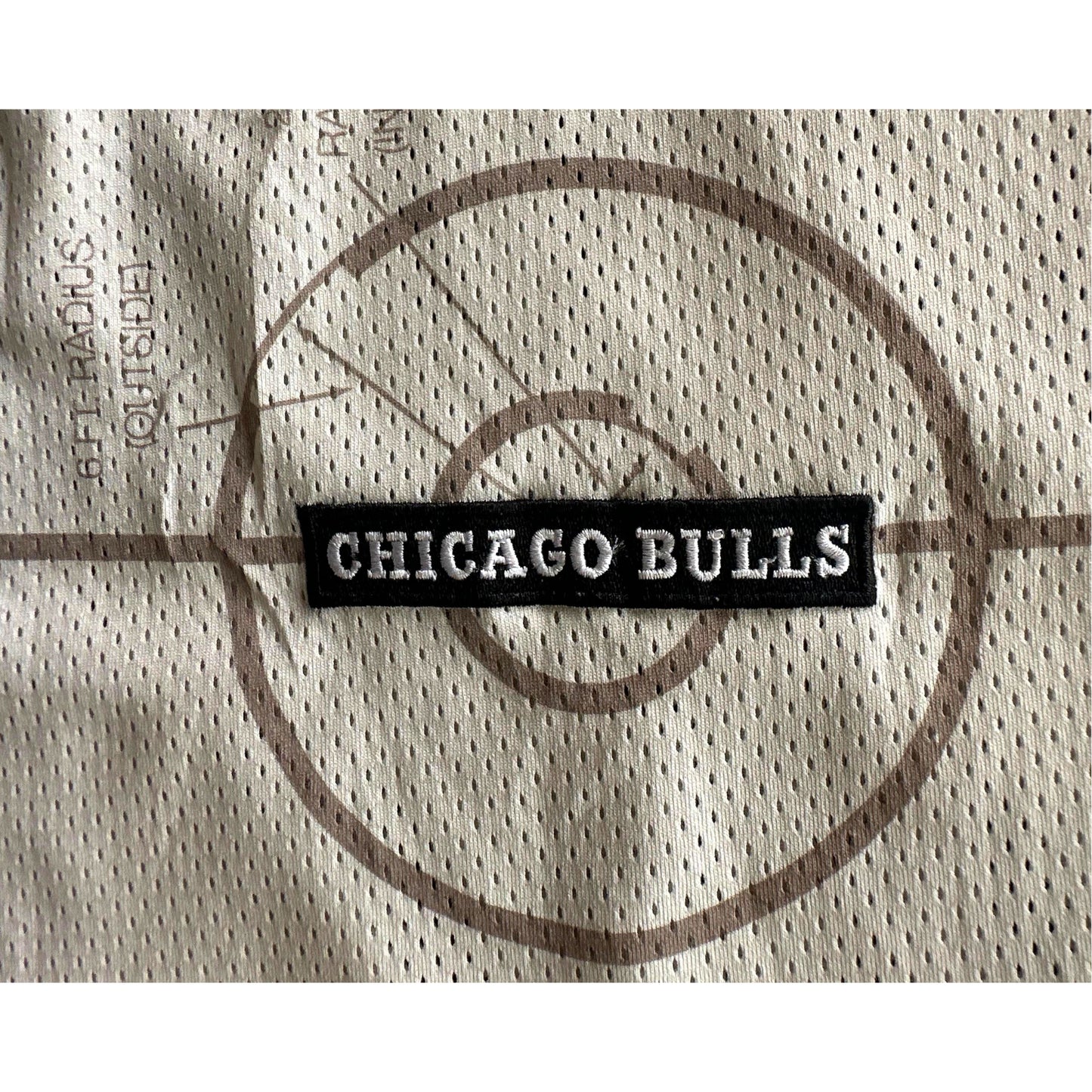 BULLS WHITE SIZE-  XL BASKETBALL JERSEYS