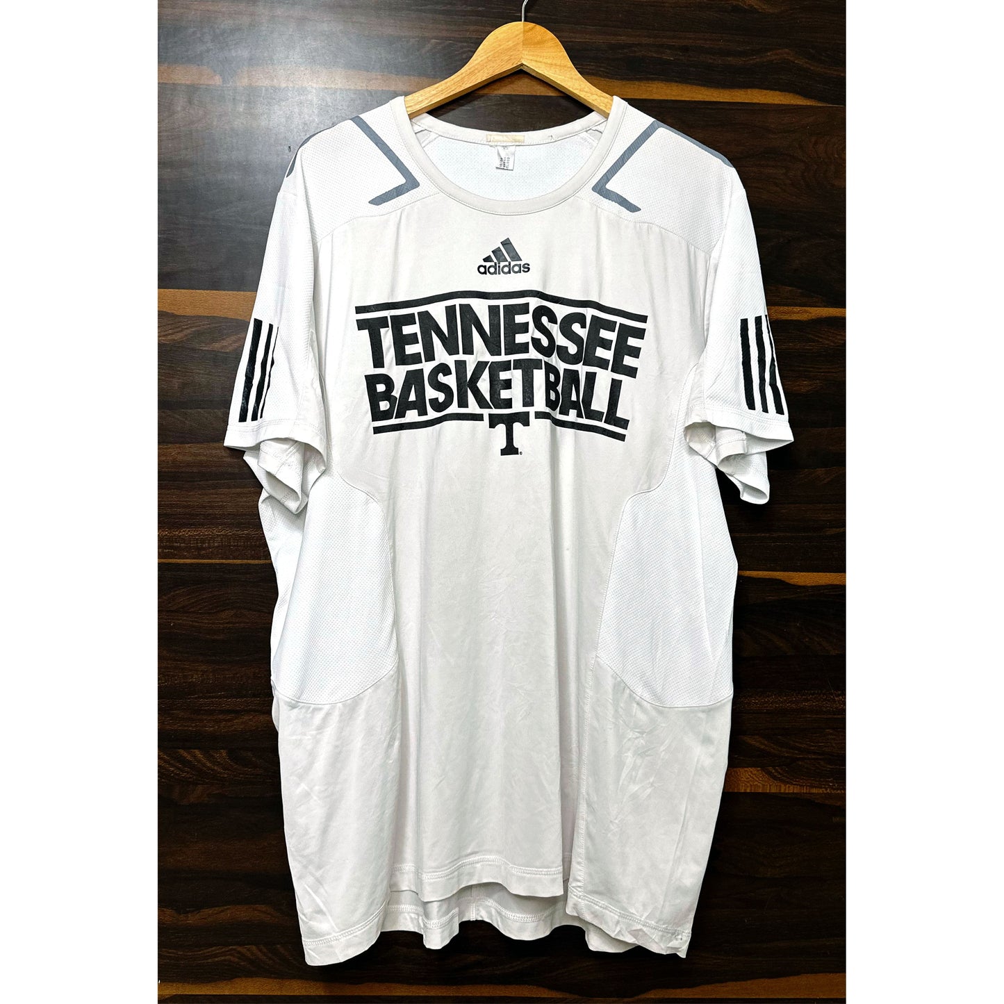 ADIDAS TENNESSEE BASKETBALL SIZE-XL JERSEYS