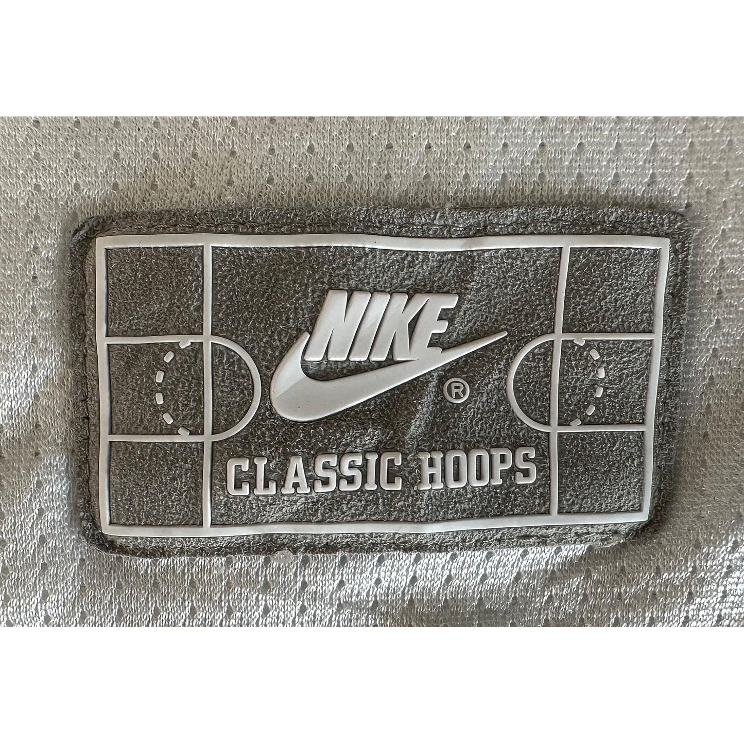 NIKE WHITE SIZE- 2XL BASKETBALL JERSEYS