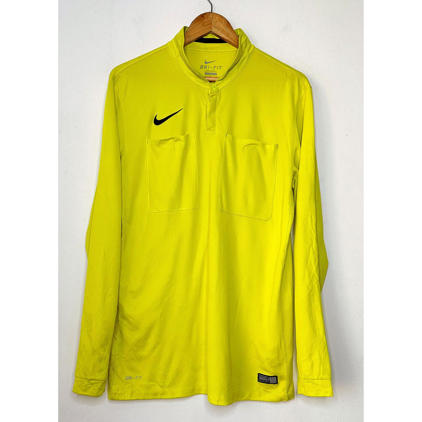 NIKE DRY-FIT SIZE- L SPORTSWEAR TEE