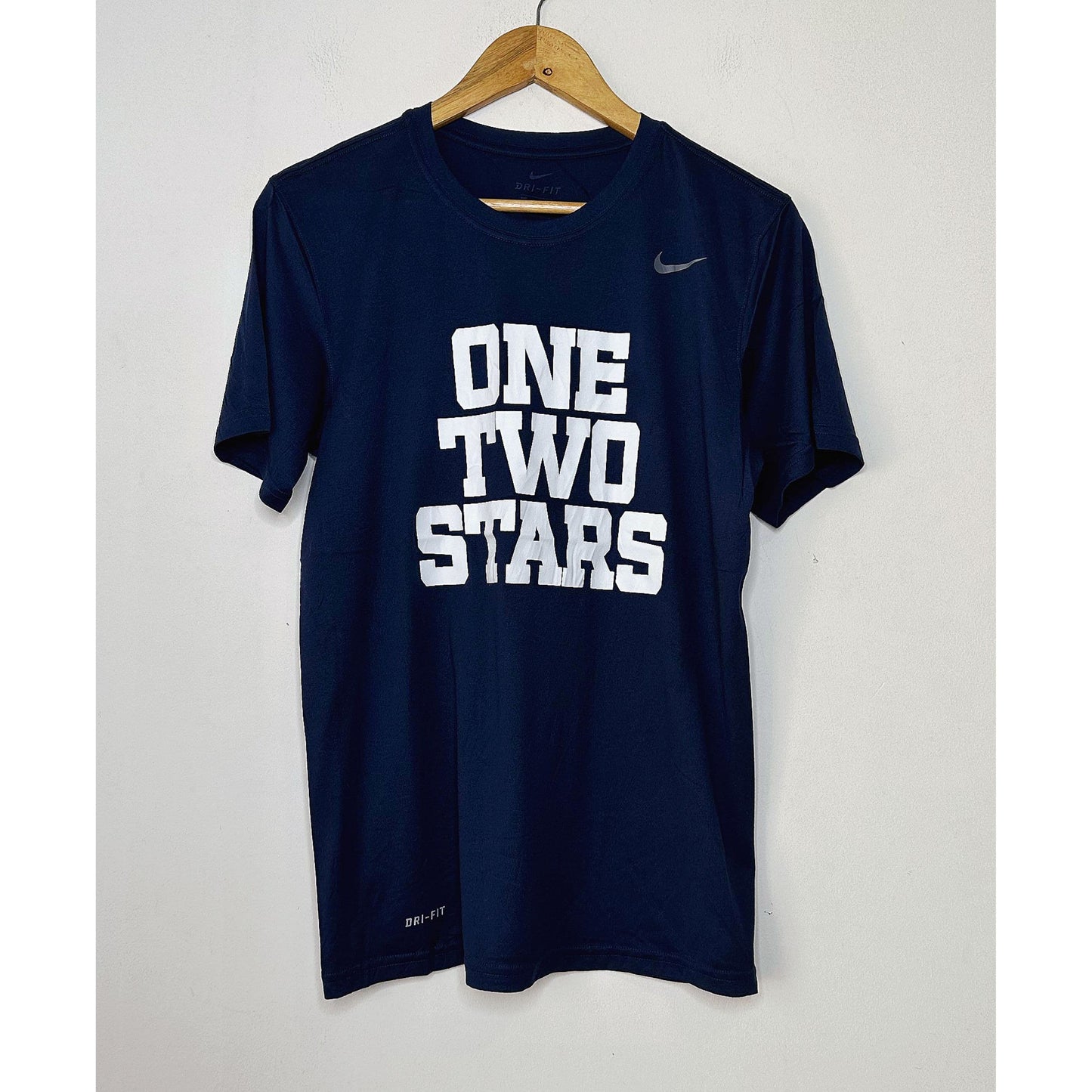 NIKE ONE TWO STARS SIZE-M PREMIUM DRY-FIT