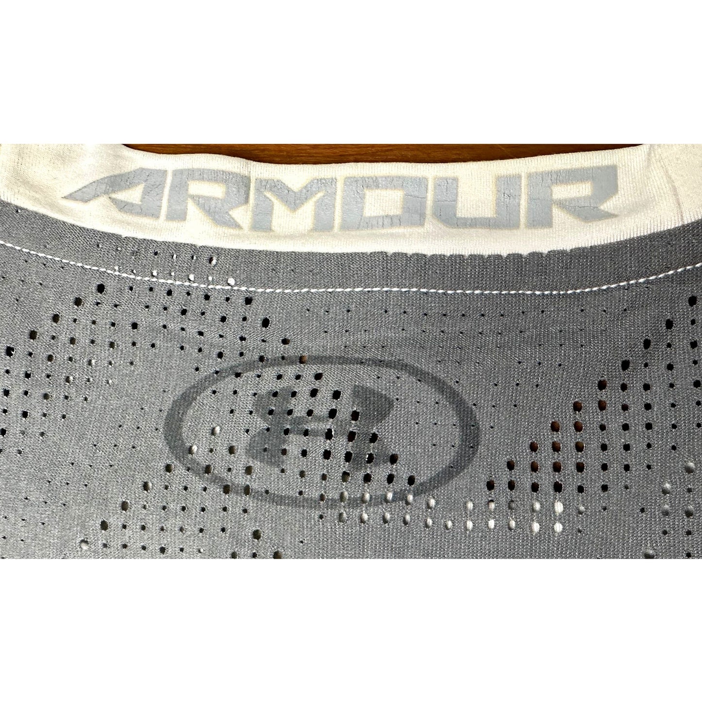 UNDER ARMOUR SIZE-M/L PREMIUM DRY-FIT