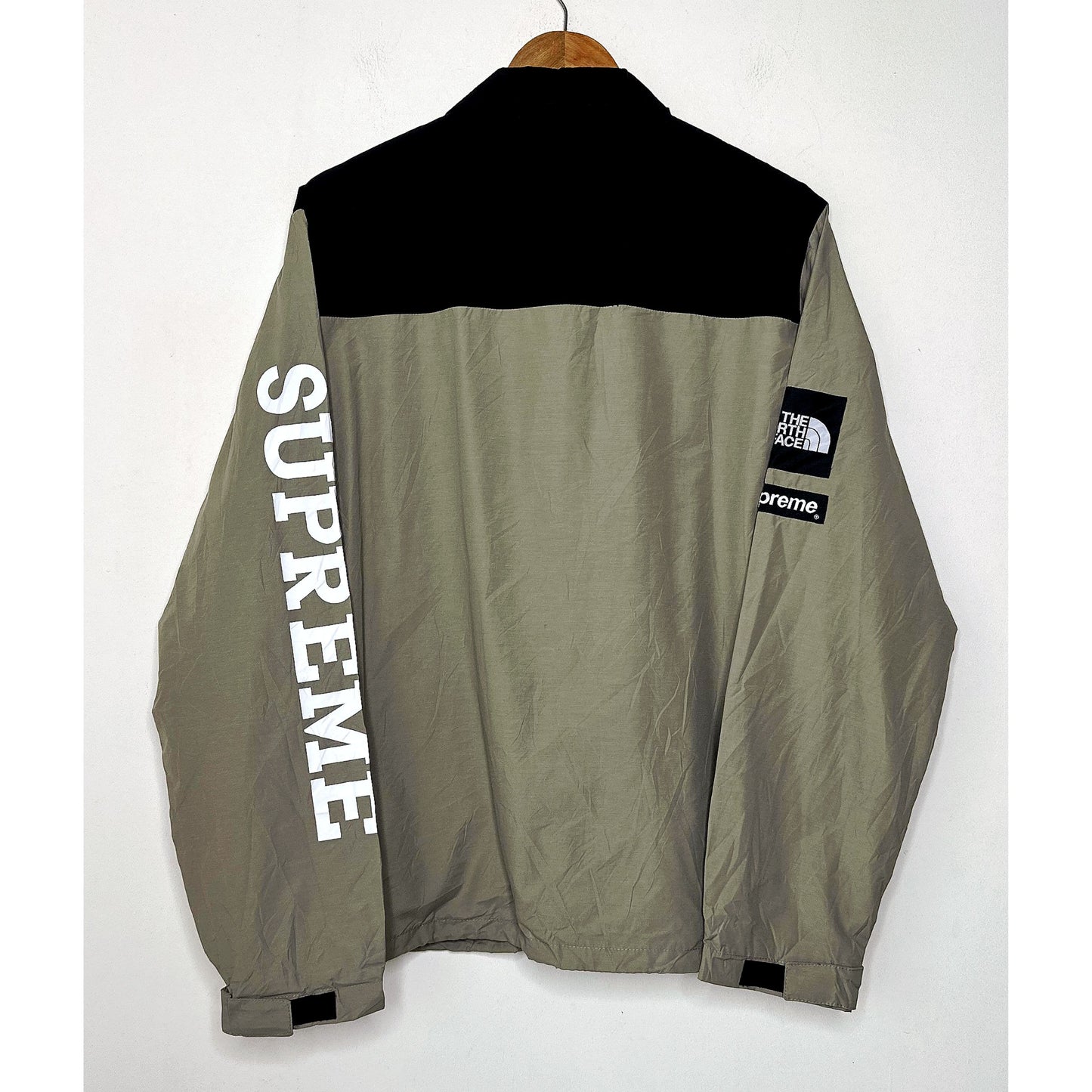 THE NORTH FACE SUPREME SIZE- XL LIMITED EDITION LUXURY JACKET