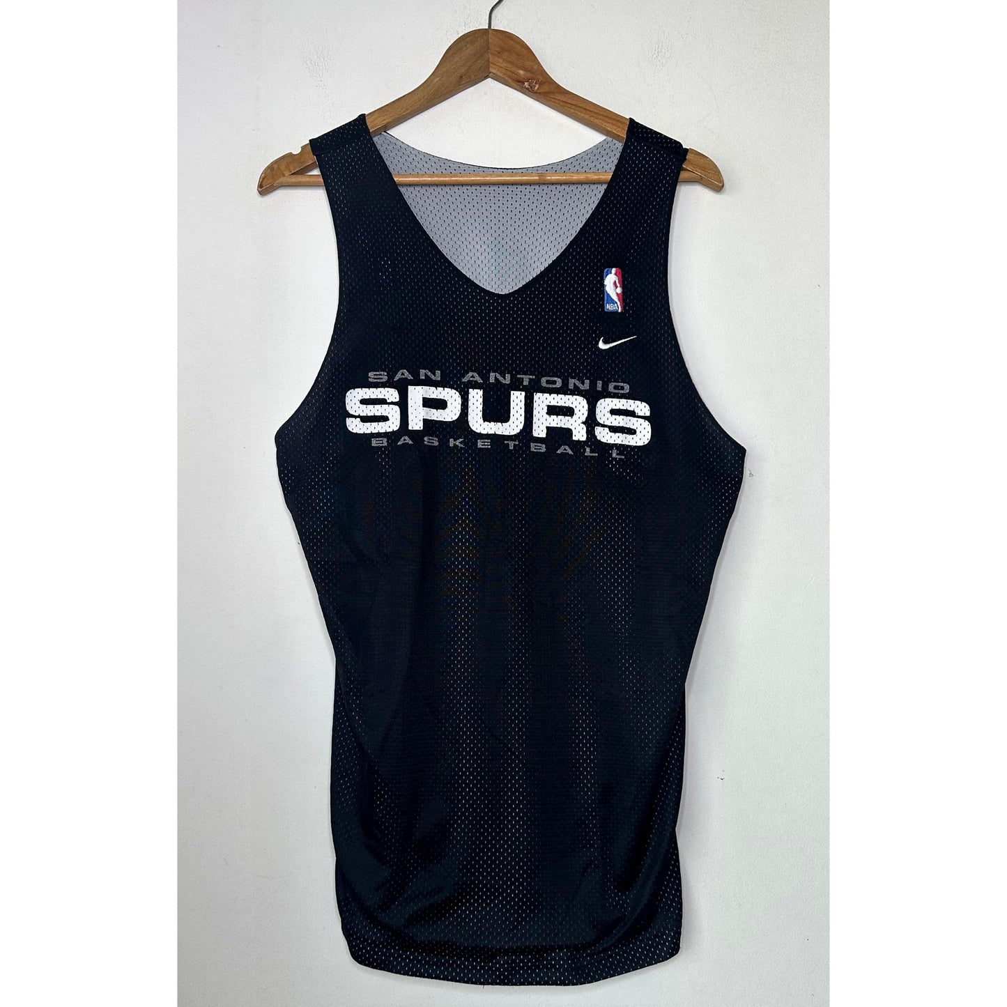 NIKE NBA SPURS REVERSIBLE SIZE- M BASKETBALL JERSEYS