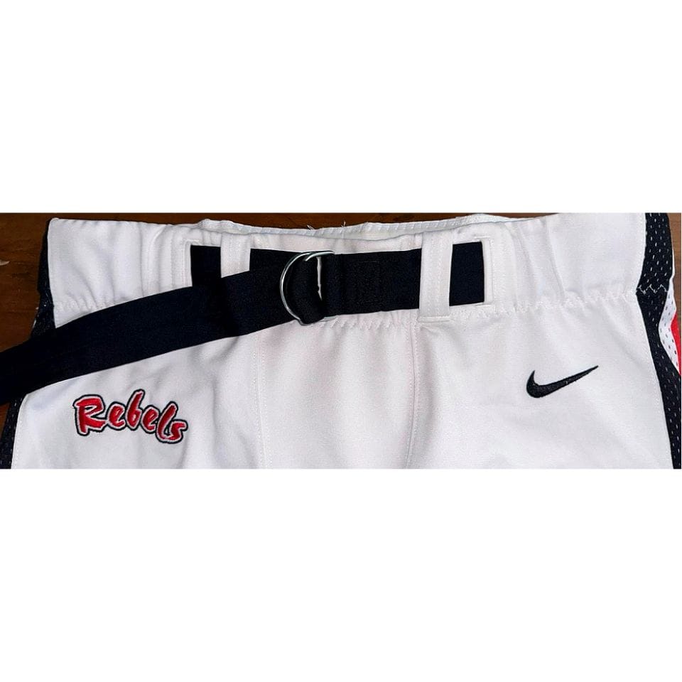 NIKE REBELS SIZE-xl SHORTS